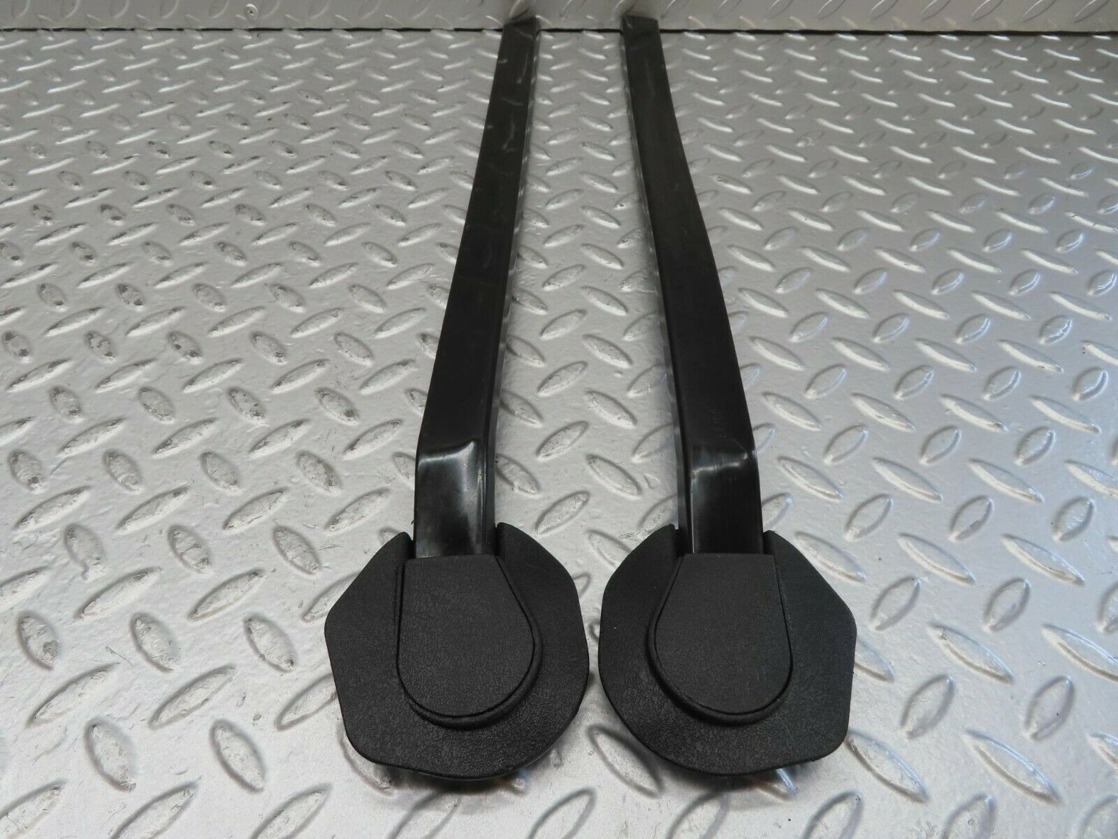 15463 Mercedes-Benz W123 230E Right Seat Belt Runner With Cover 1239192620