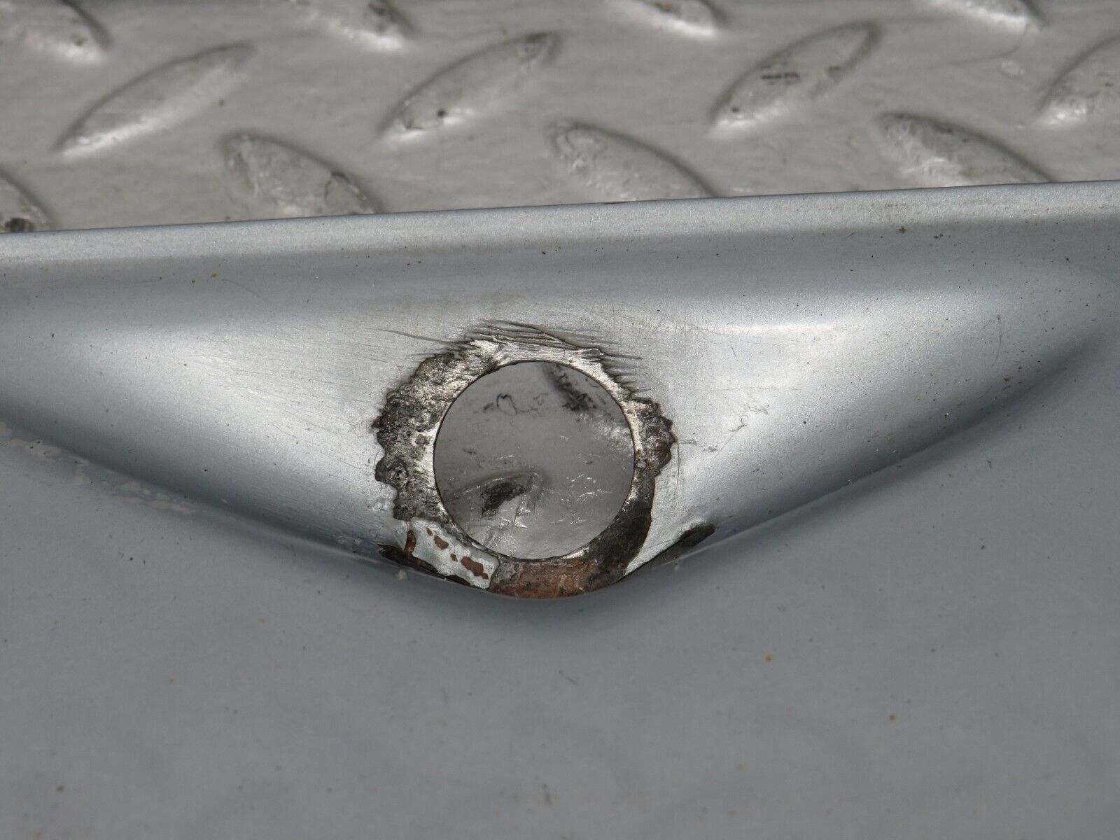 32069 Mercedes-Benz W123 230E Wiper Motor Assembly Cover Access Panel