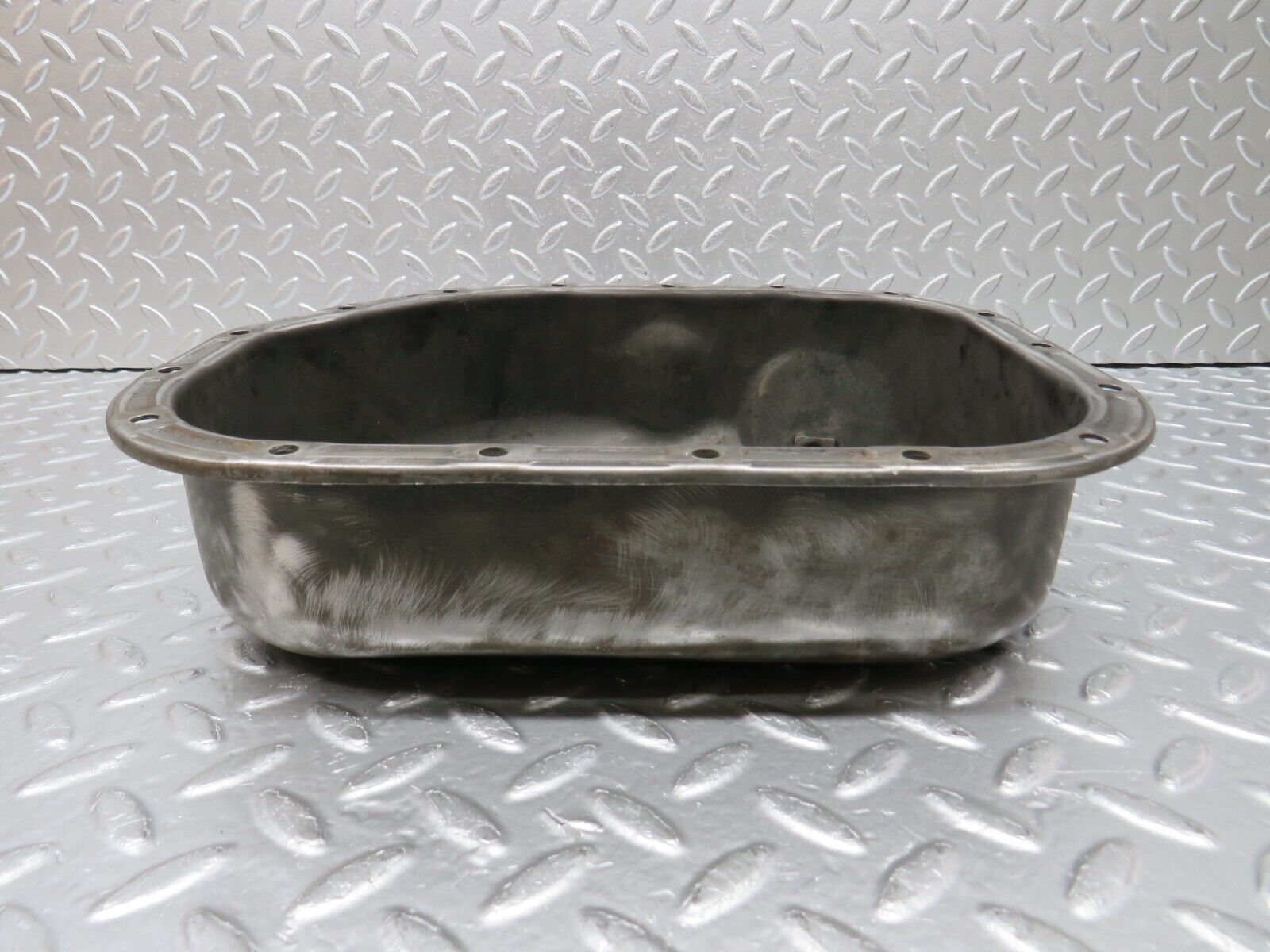 32937 Mercedes-Benz W123 300D Oil Pan Oil Sump