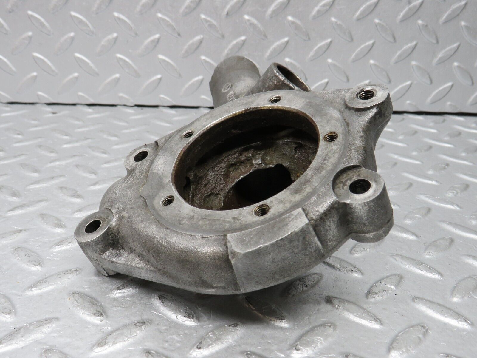 35910 Mercedes-Benz 240D OM616.912 Water Pump Housing 1212010601