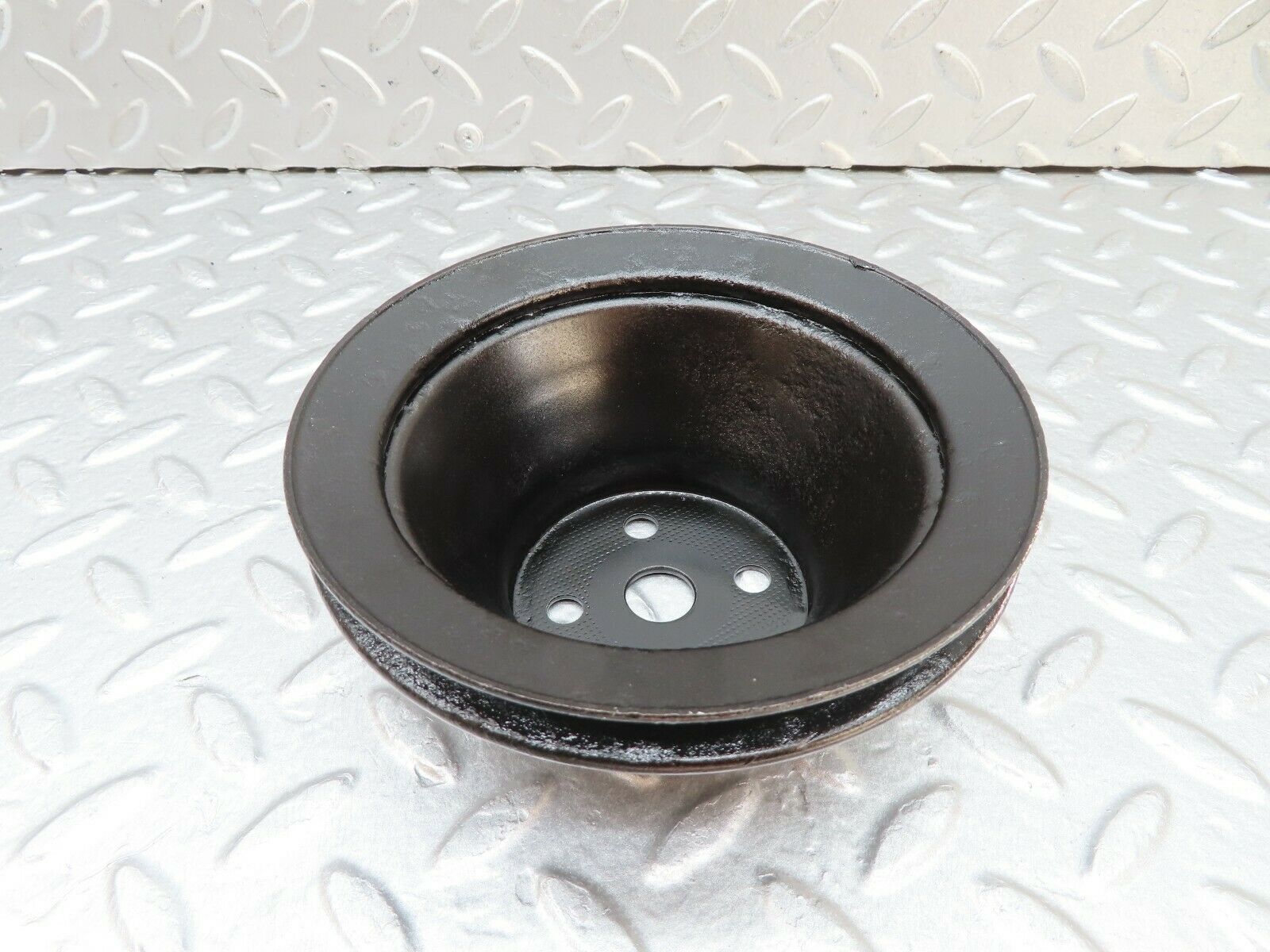 17988 Mercedes-Benz W123 200 Water Pump Pulley