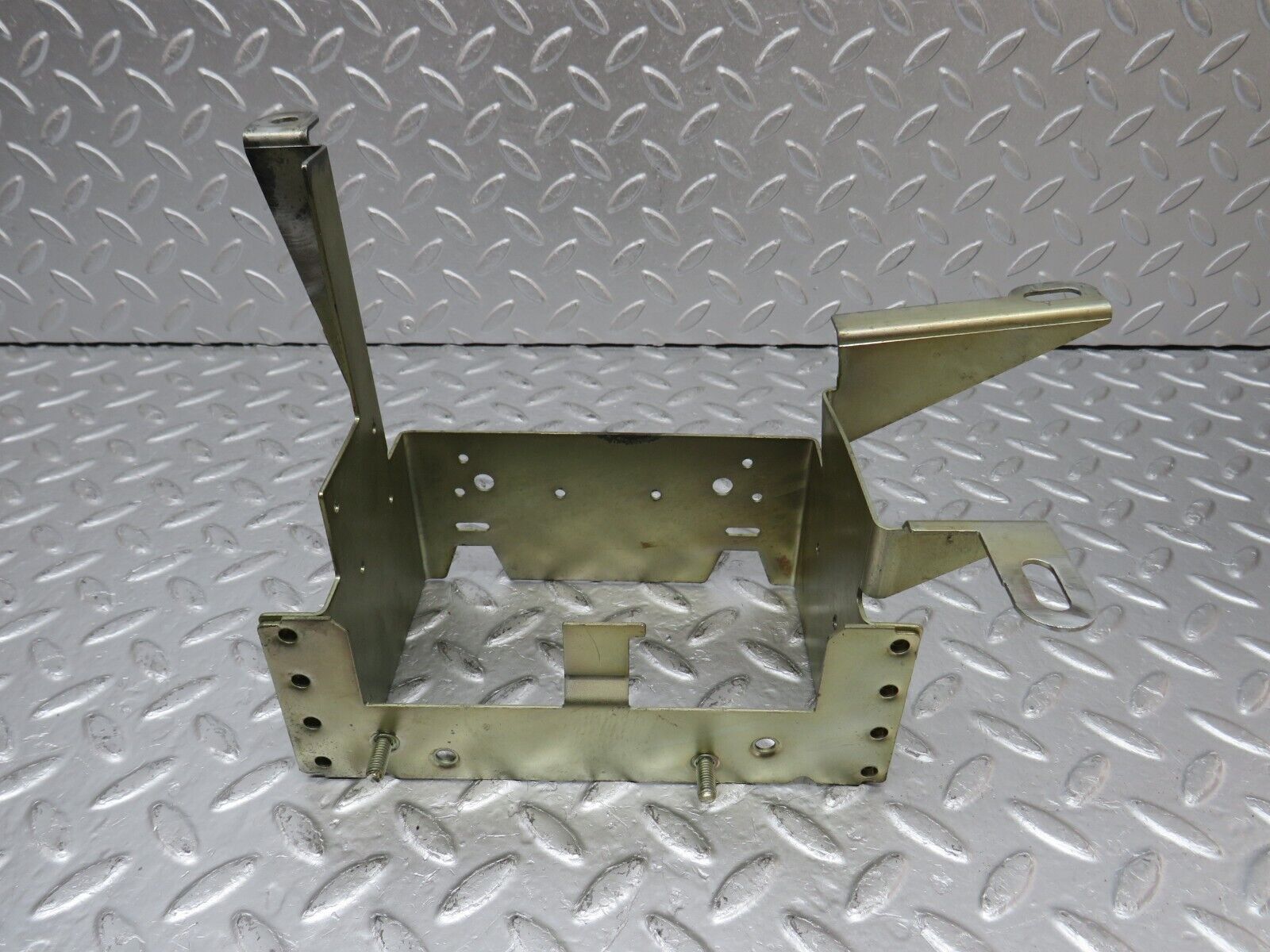 33310 Mercedes-Benz W202 C180 ECU Holder Bracket