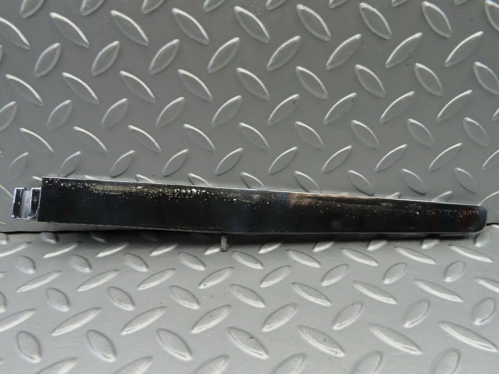 6877 Mercedes-Benz C107 350SLC Coupe Trunk Chrome Handle Moulding Right 1076901480