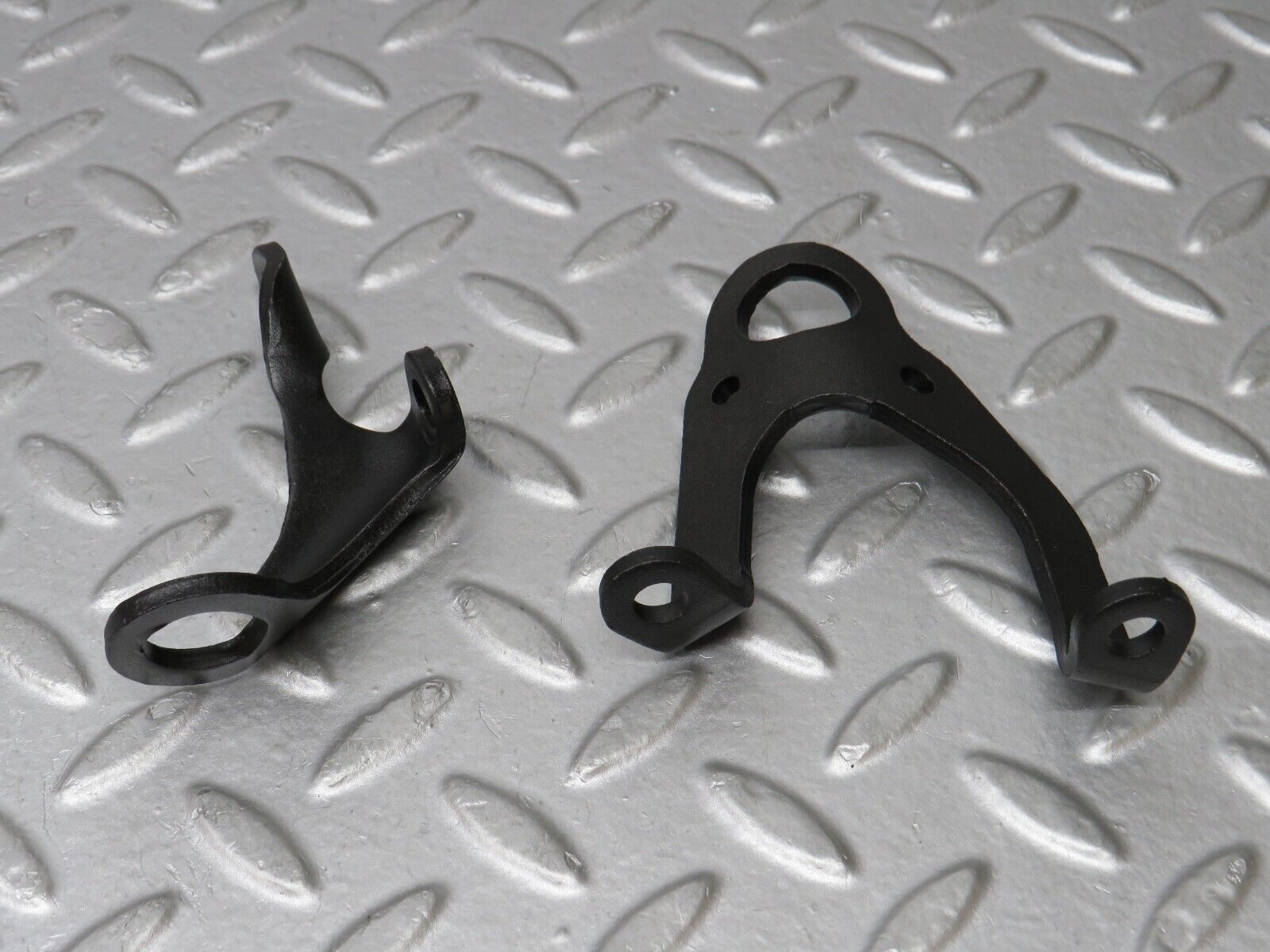 36358 Mercedes-Benz W126 420SE Engine Lifting Eyes Hooks