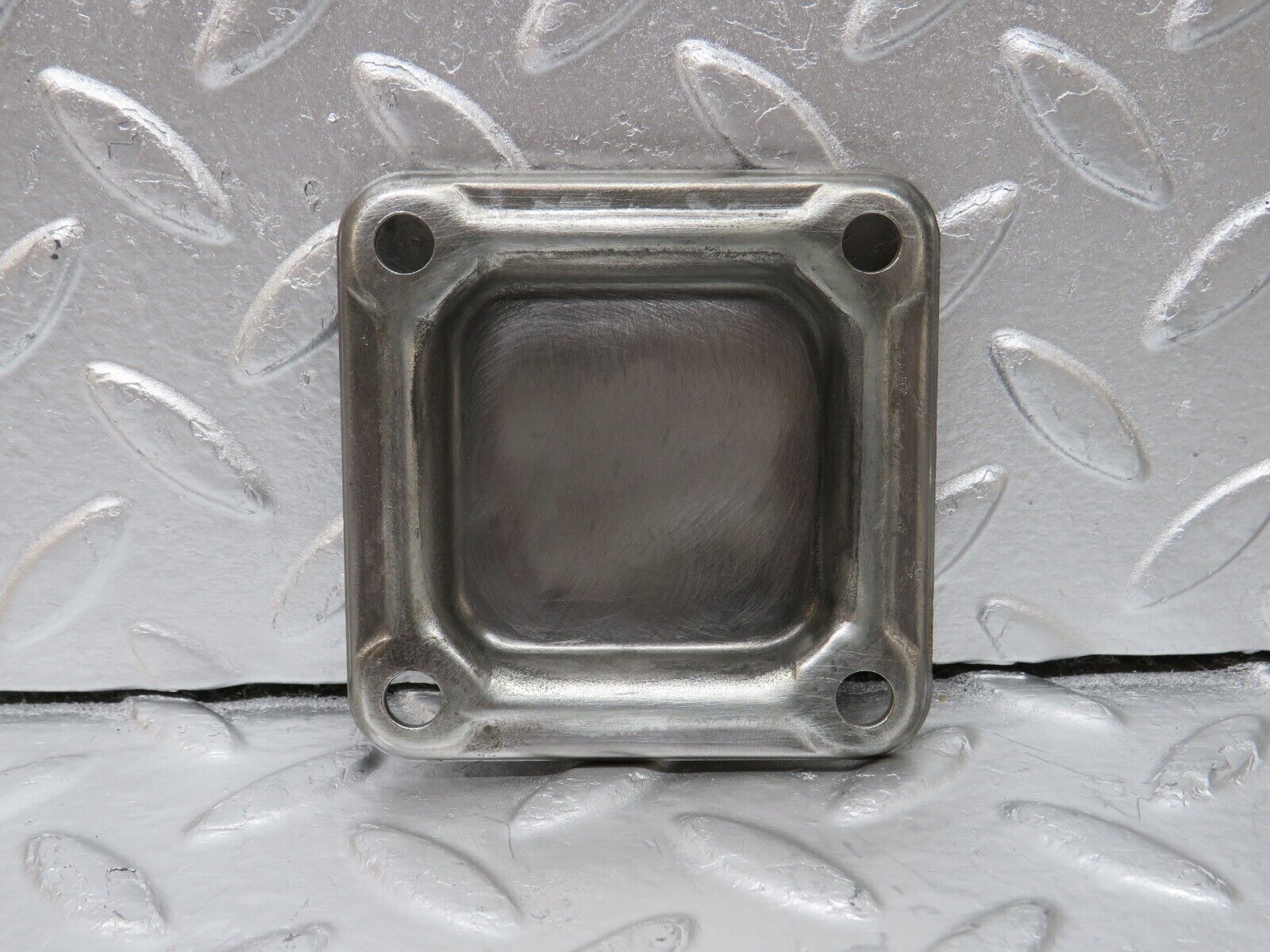 34653 Mercedes-Benz C126 380SEC Coupe Ignition Distributor Cover