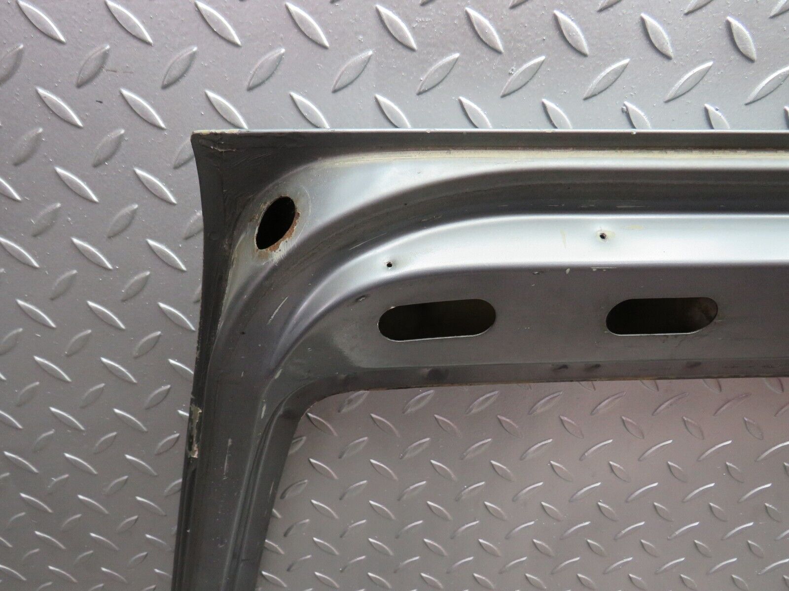 32579 Mercedes-Benz S124 220TE Wagon Tailgate Trunk Door & Handle Moulding Trim