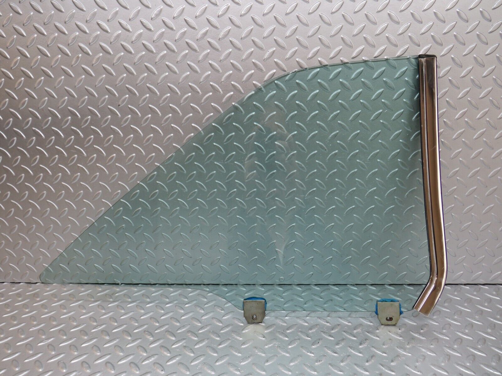 34413 Mercedes-Benz C126 380SEC Coupe Rear Left Window Glass