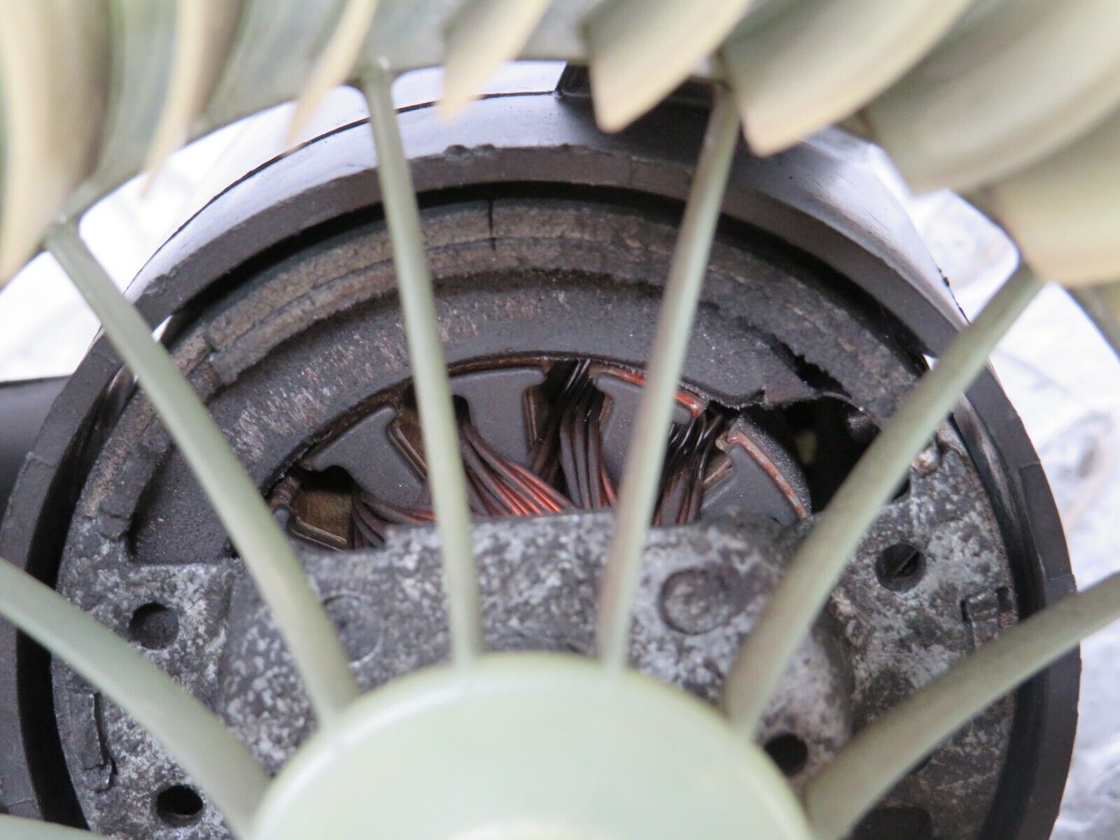 26005 Mercedes-Benz W124 280E Heater Blower Motor 0085450828