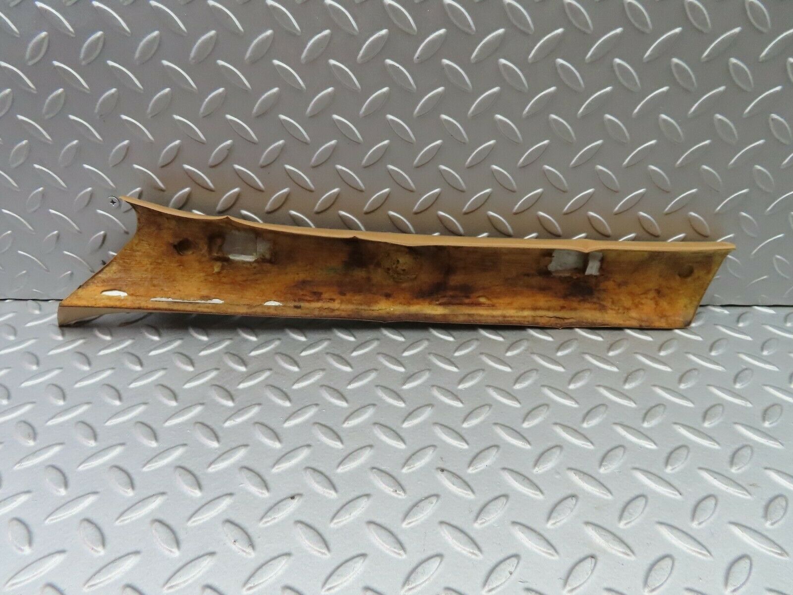 6137 Mercedes-Benz W126 380SE A Pillar Cover Right Side