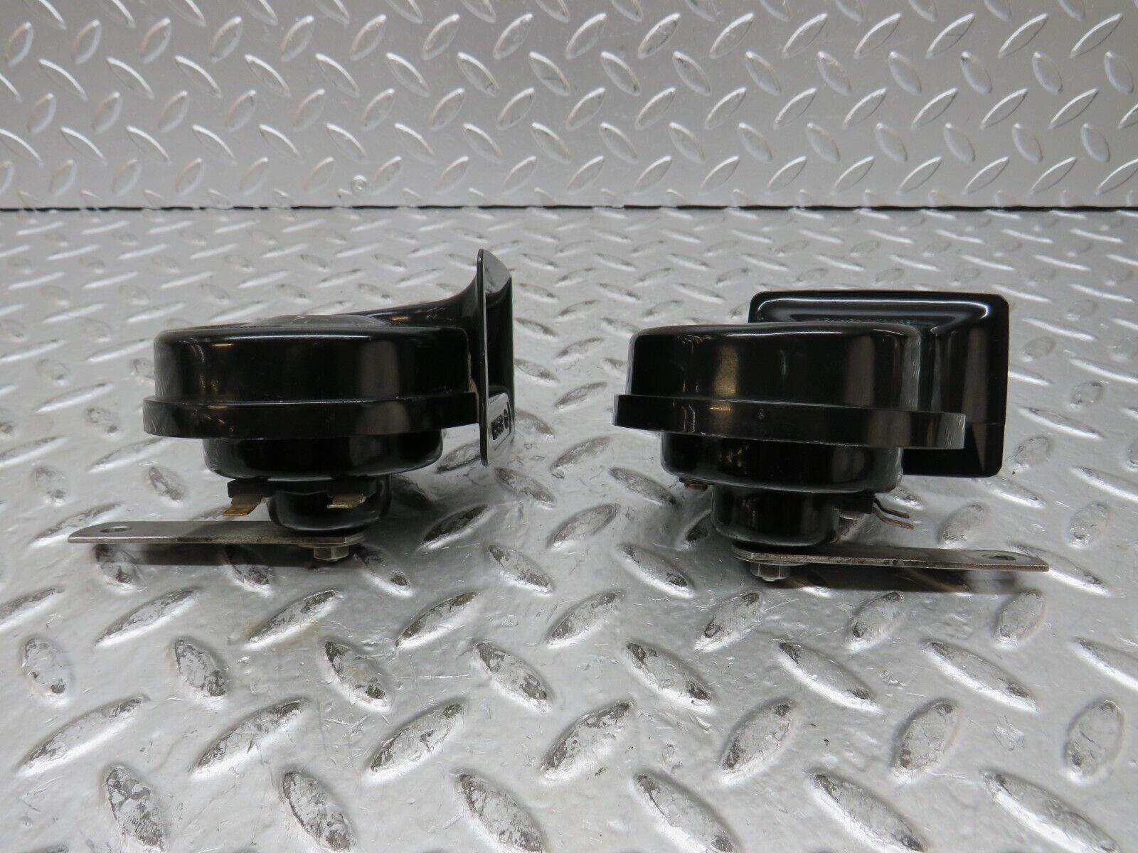 27805 Mercedes-Benz S124 300TE Wagon Horn Bosch Pair