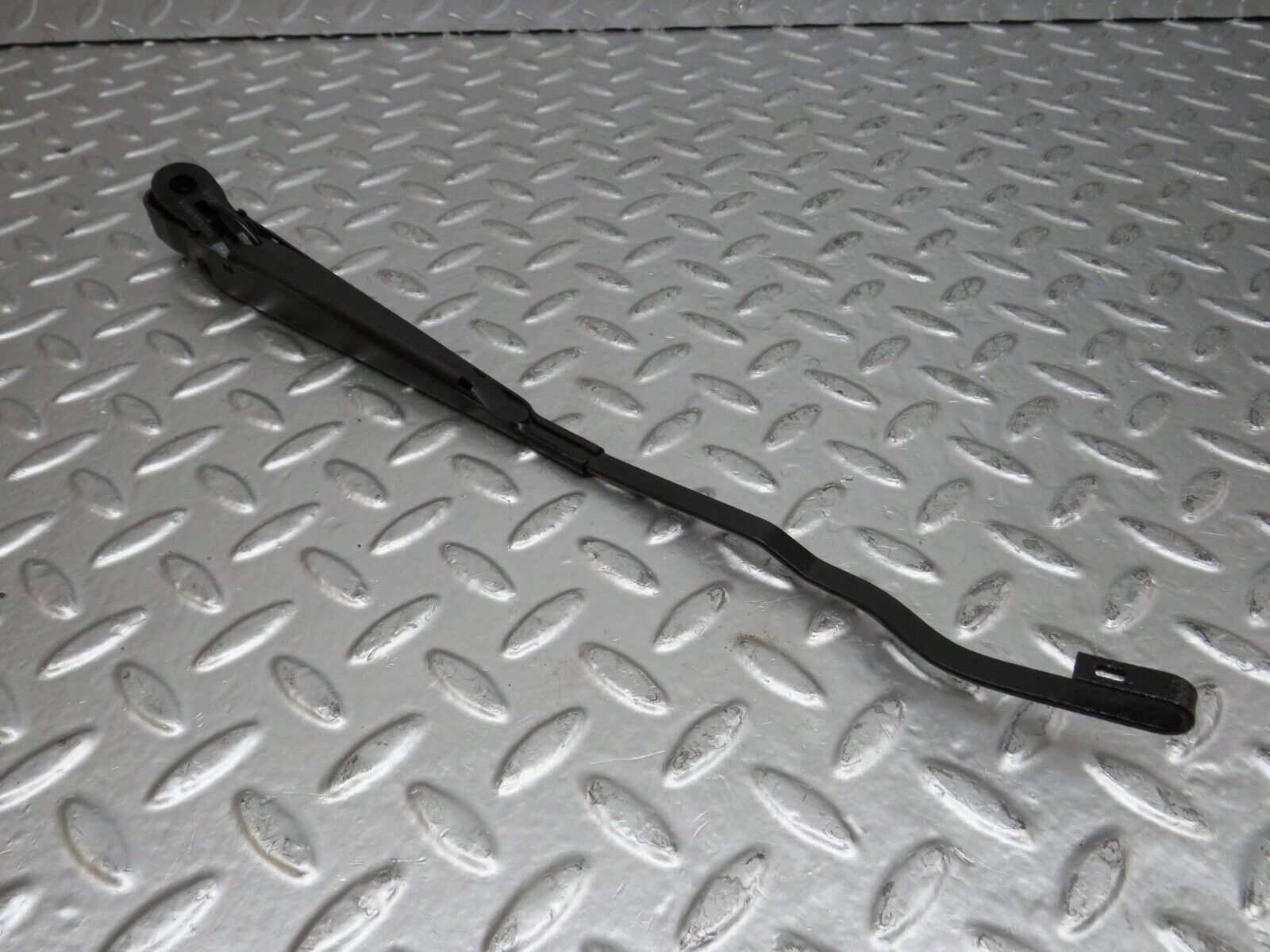 25428 Mercedes-Benz W123 200 Wiper Arm Bosch Right Side 3399990553