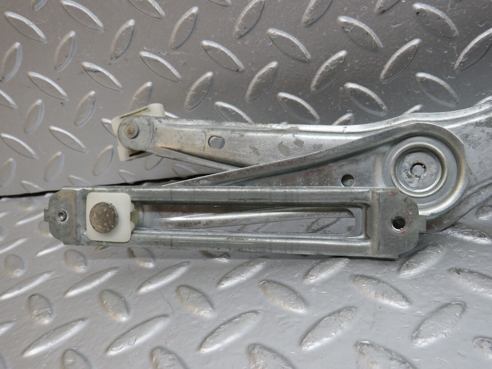 33392 Mercedes-Benz W202 C180 Front Left Power Window Regulator