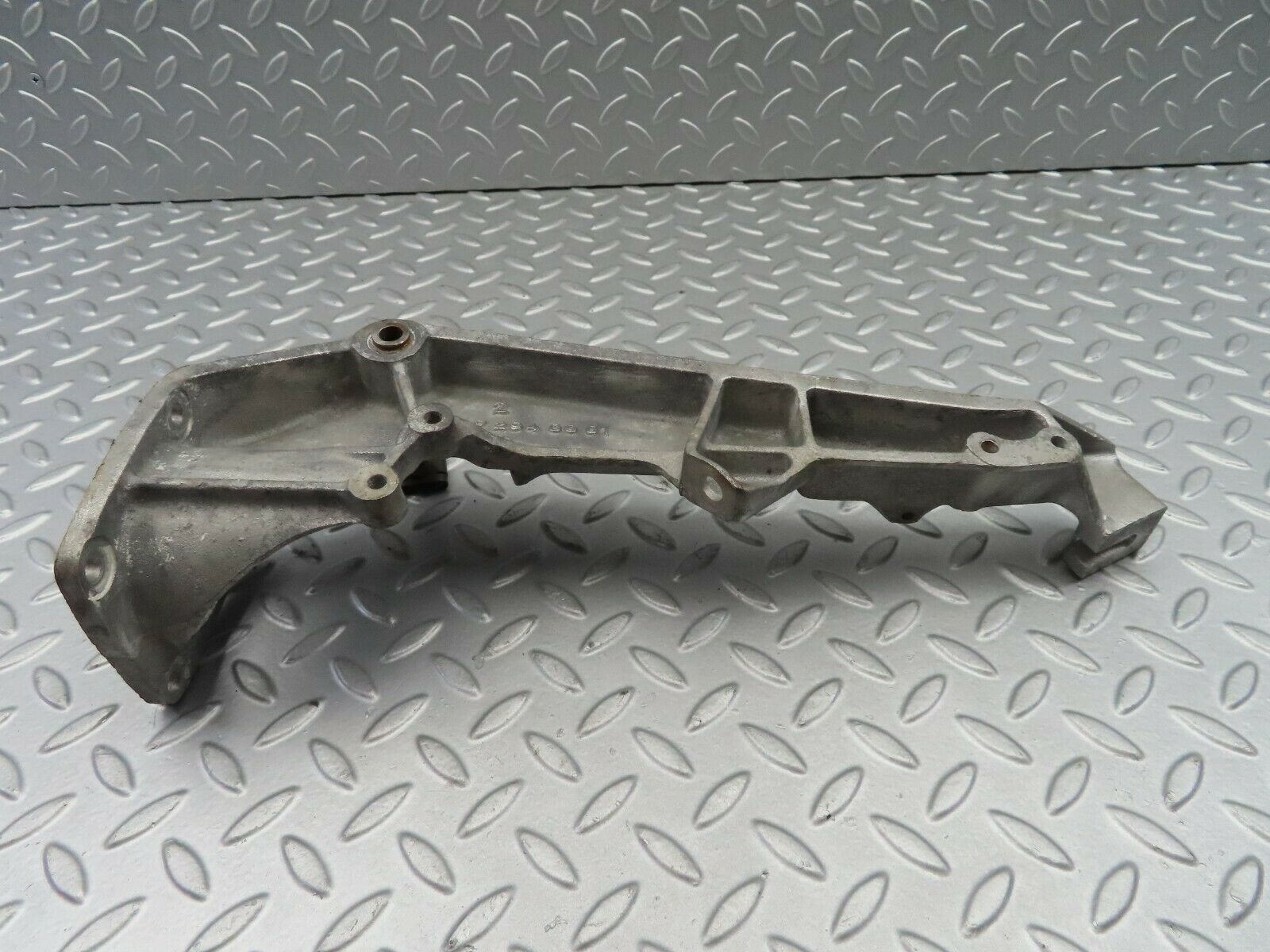 7186 Mercedes-Benz C107 350SLC Coupe Brake Pedal Bracket 1072940901