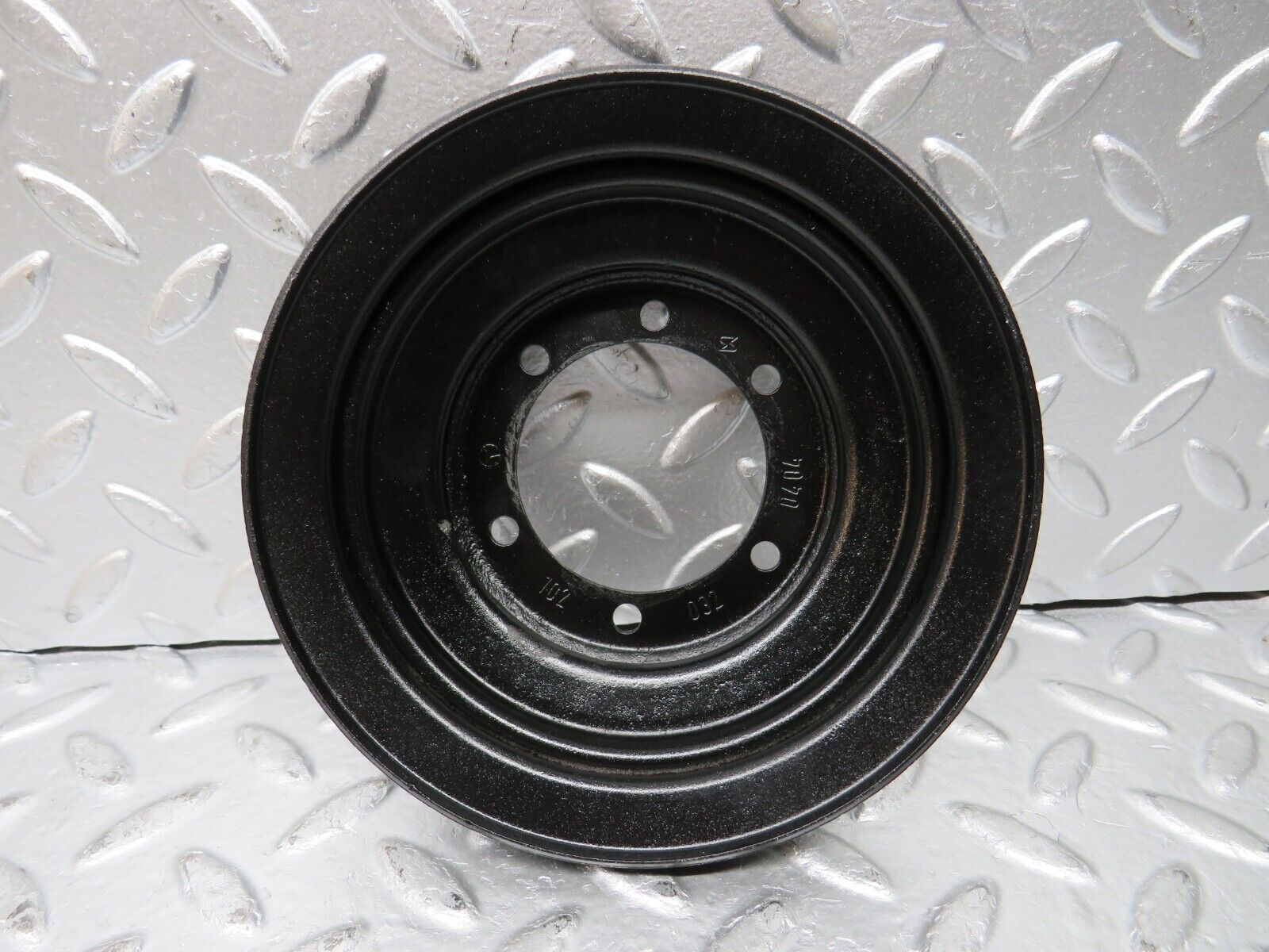 29880 Mercedes-Benz W123 230E Crankshaft Pulley 1020320404