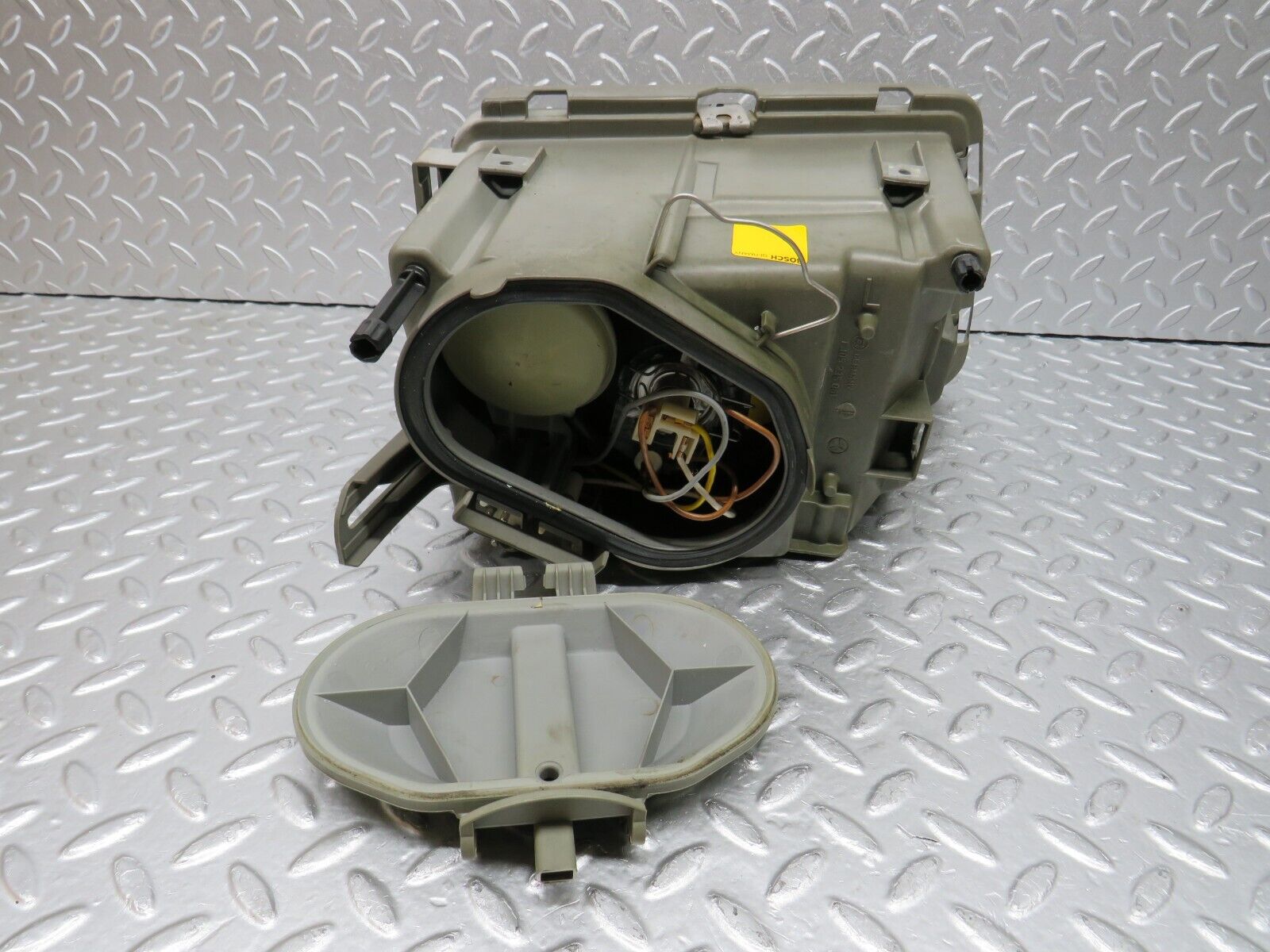 34289 Mercedes-Benz C126 380SEC Headlight Bosch Left 1305235061