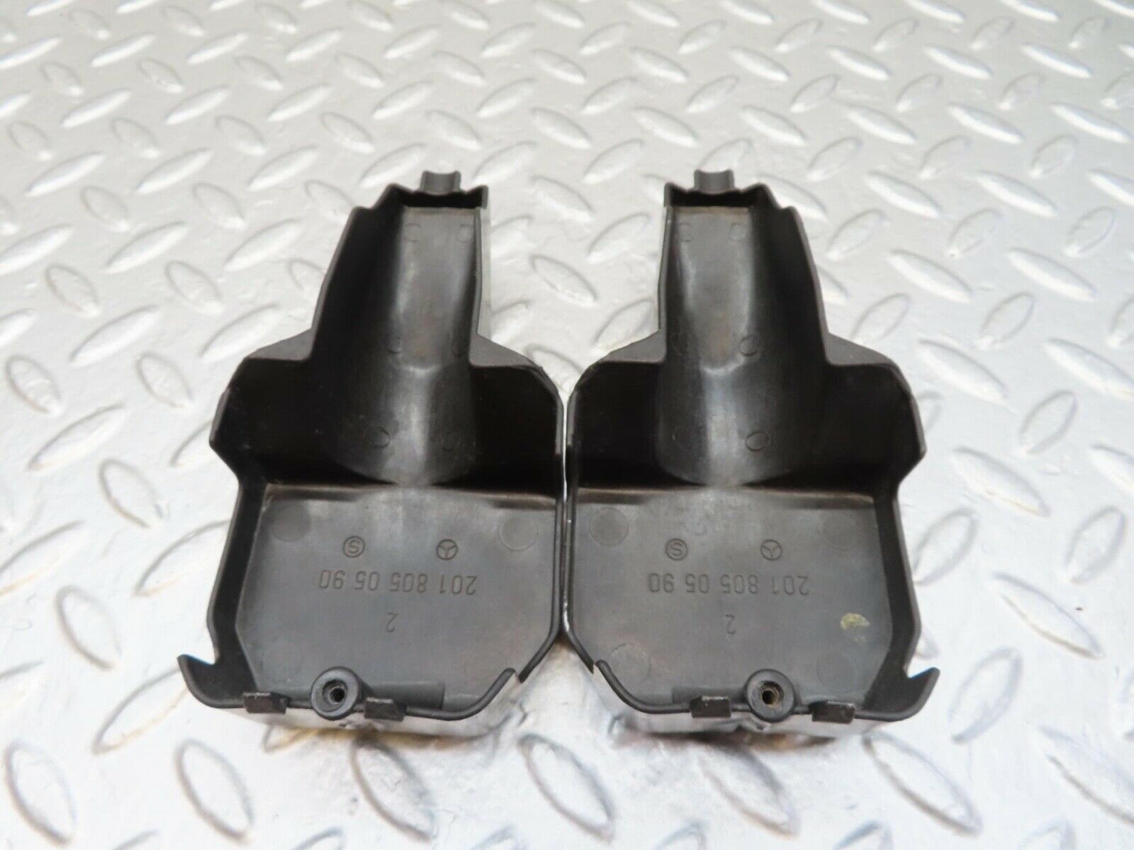 14782 Mercedes-Benz W201 190E Rear Door Lock Vacuum Actuator Cover 2018050590