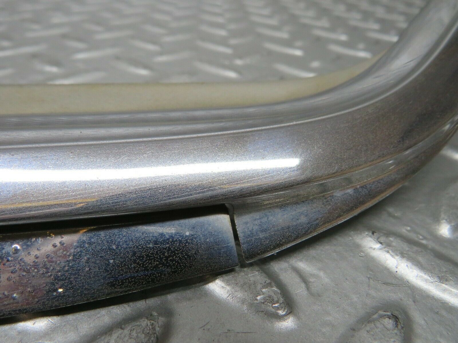 23785 Mercedes-Benz C107 450SLC Coupe Rear Window Trim Left 1076980189