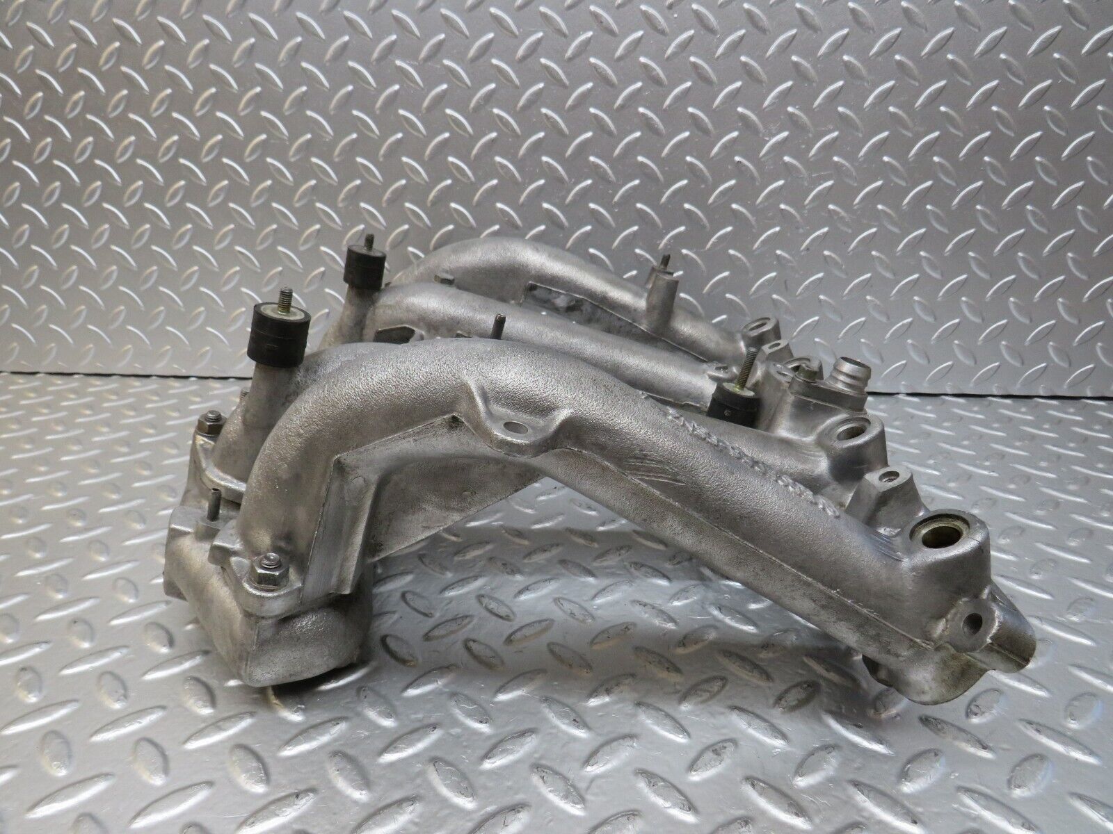 25713 Mercedes-Benz W201 Air Intake Manifold 1021413501