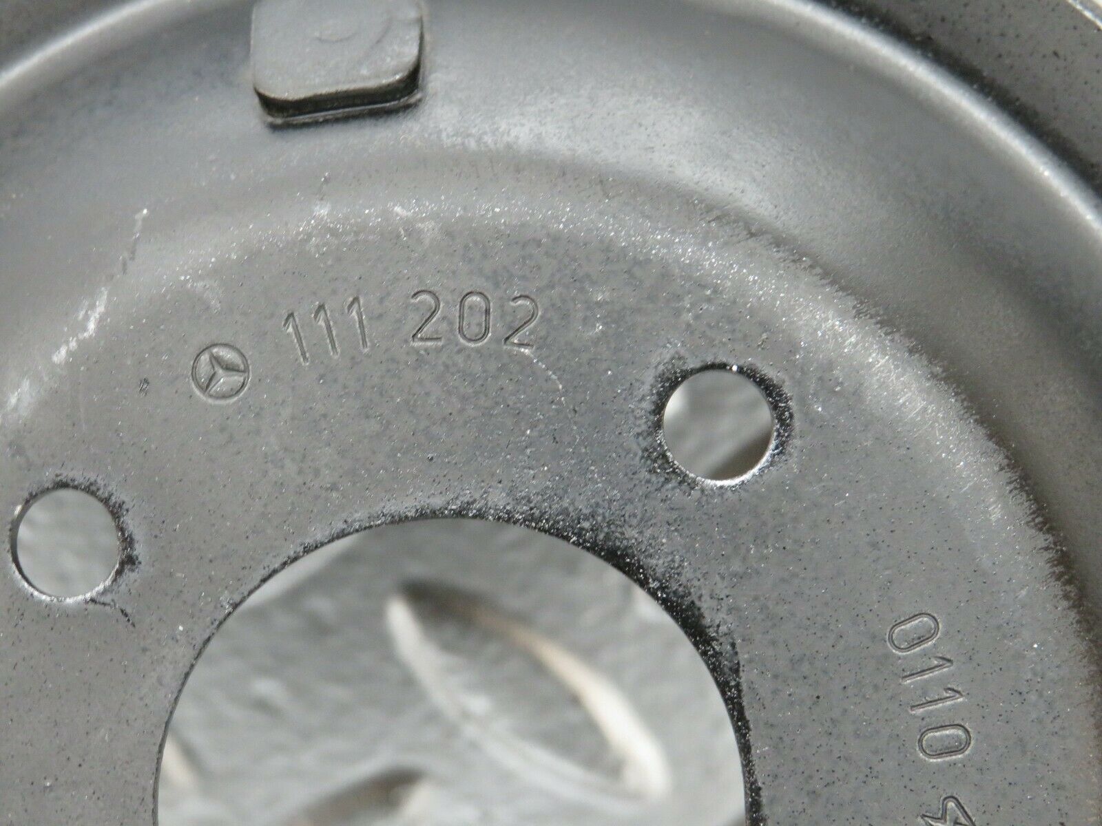 24343 Mercedes-Benz S124 220TE Wagon Water Pump Pulley 1112020110