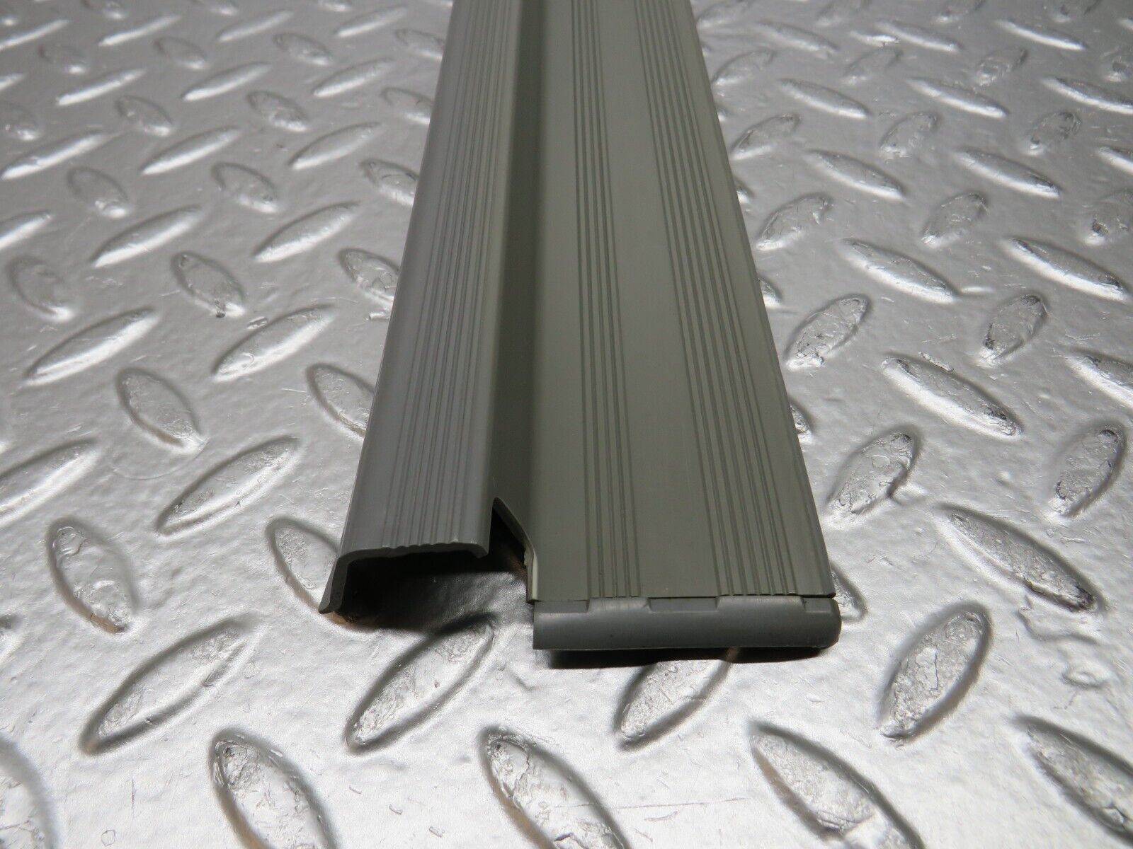 32320 Mercedes-Benz S124 300TE Wagon Front Right Door Sill Trim