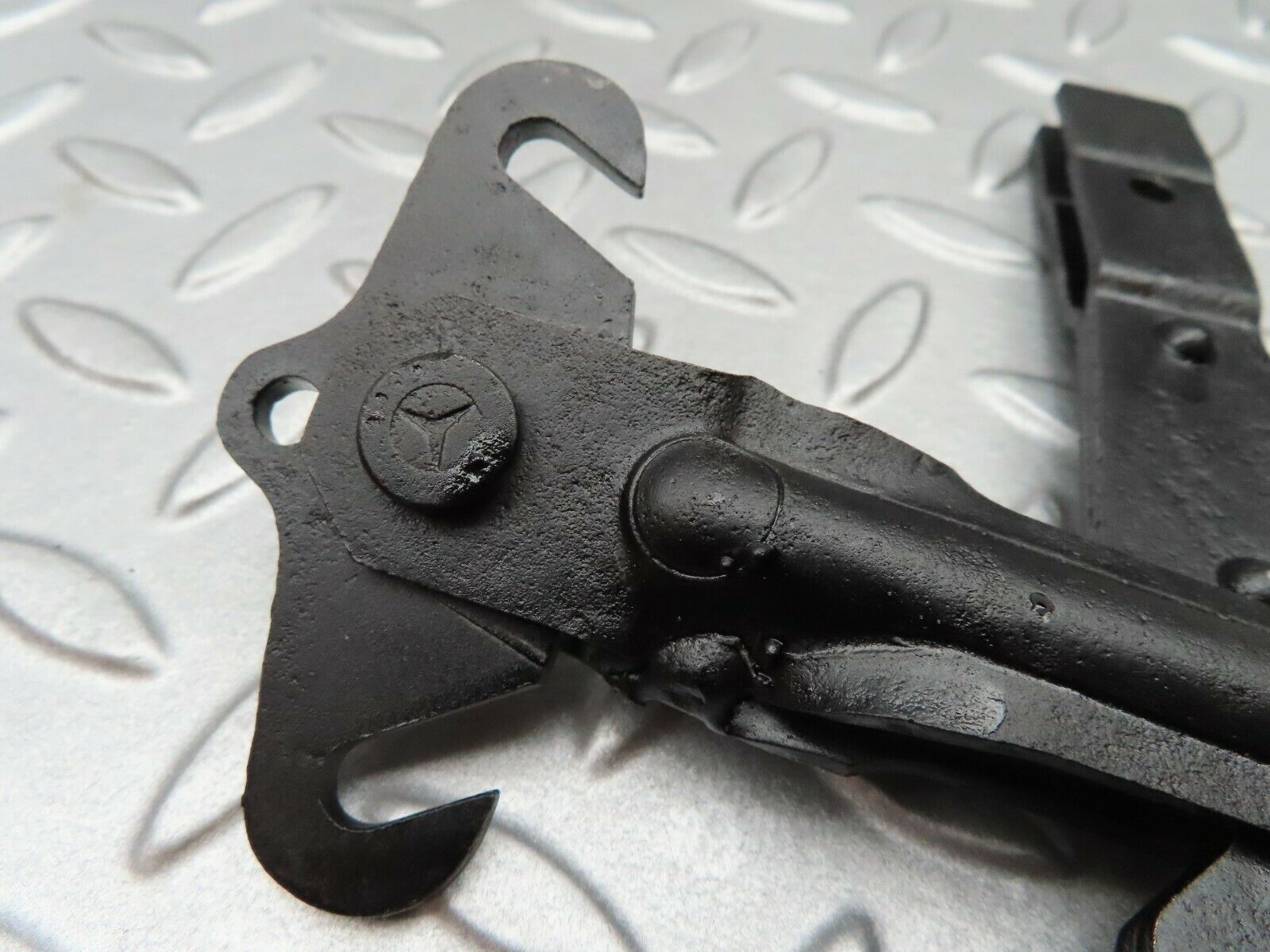 4548 Mercedes-Benz W123 230E Handbrake Adjusting Handbrake Regulator