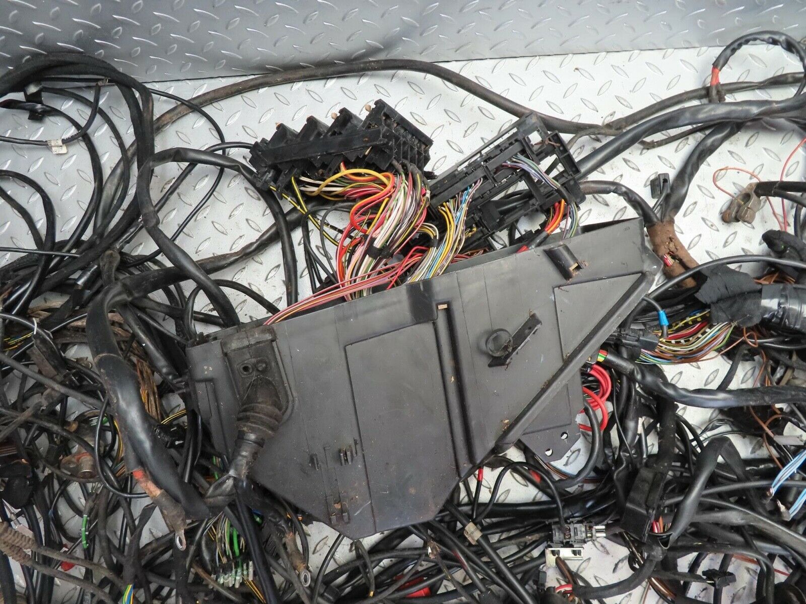 16513 Mercedes-Benz W124 260E Engine Chassis Body Wire Wiring Harness