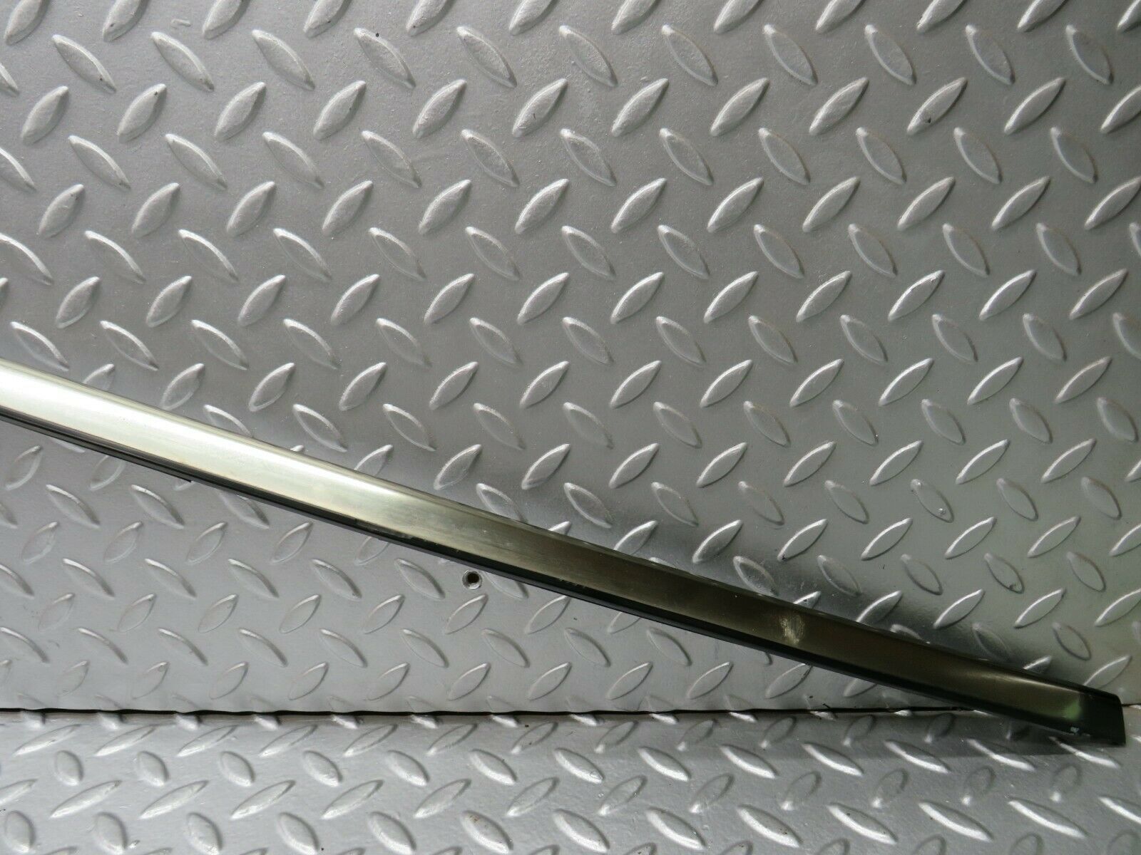 22632 Mercedes-Benz C124 E220 Coupe Roof Chrome Trim Right Side