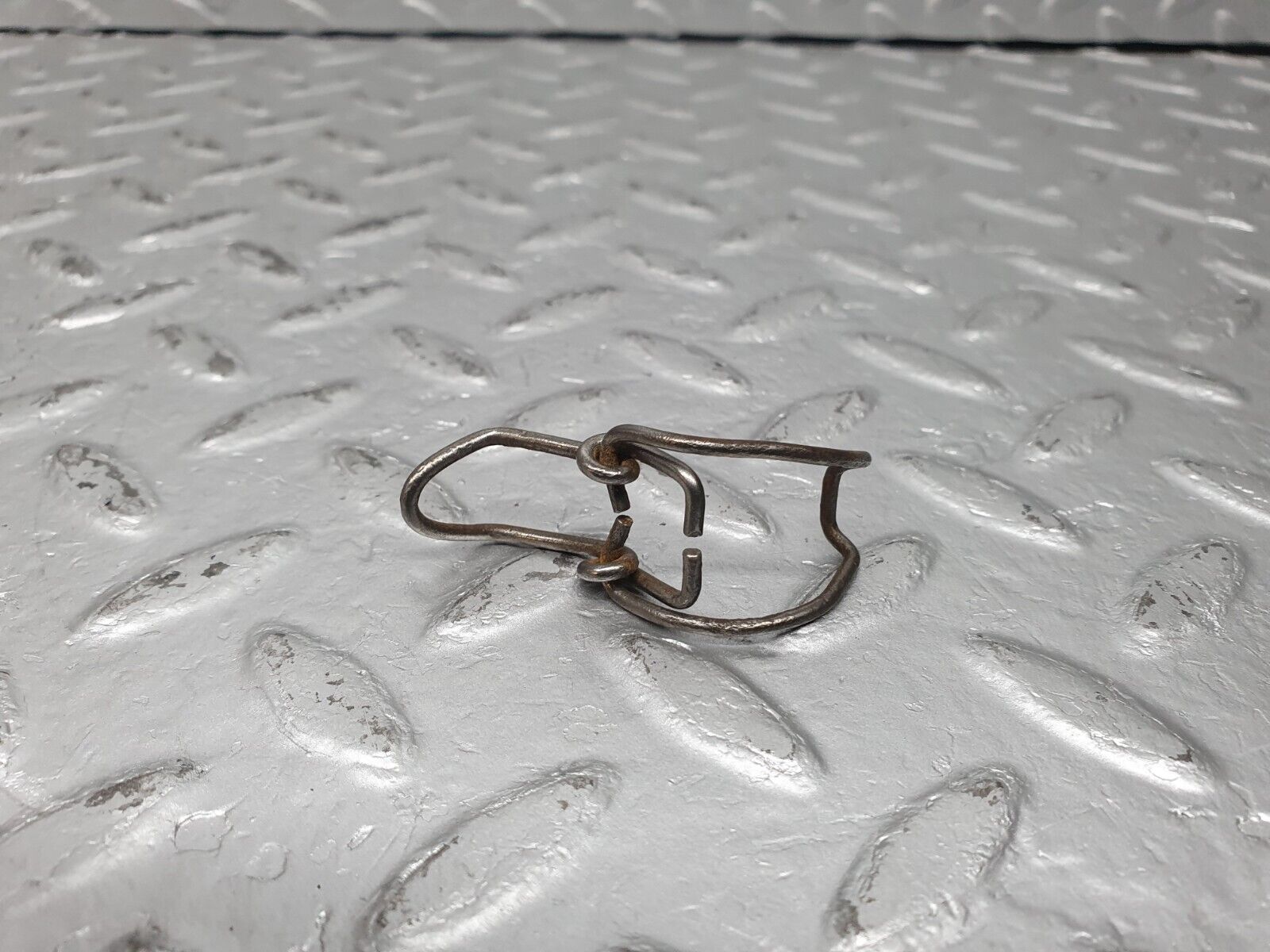 41196 Mercedes-Benz W126 300SE Air Filter Box Housing Clip Set 7x