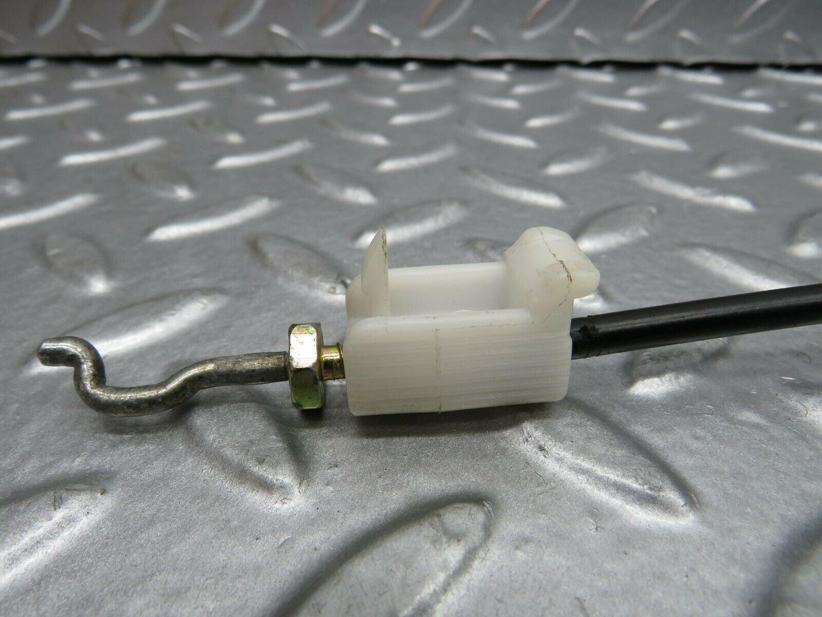 22588 Mercedes-Benz C124 E220 Coupe Door Lock Cable