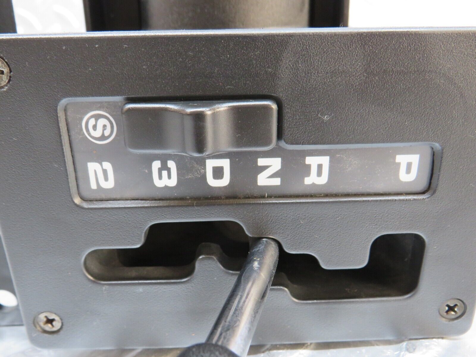 32518 Mercedes-Benz S124 300TE Wagon Automatic Gear Shift Selector 2012670905