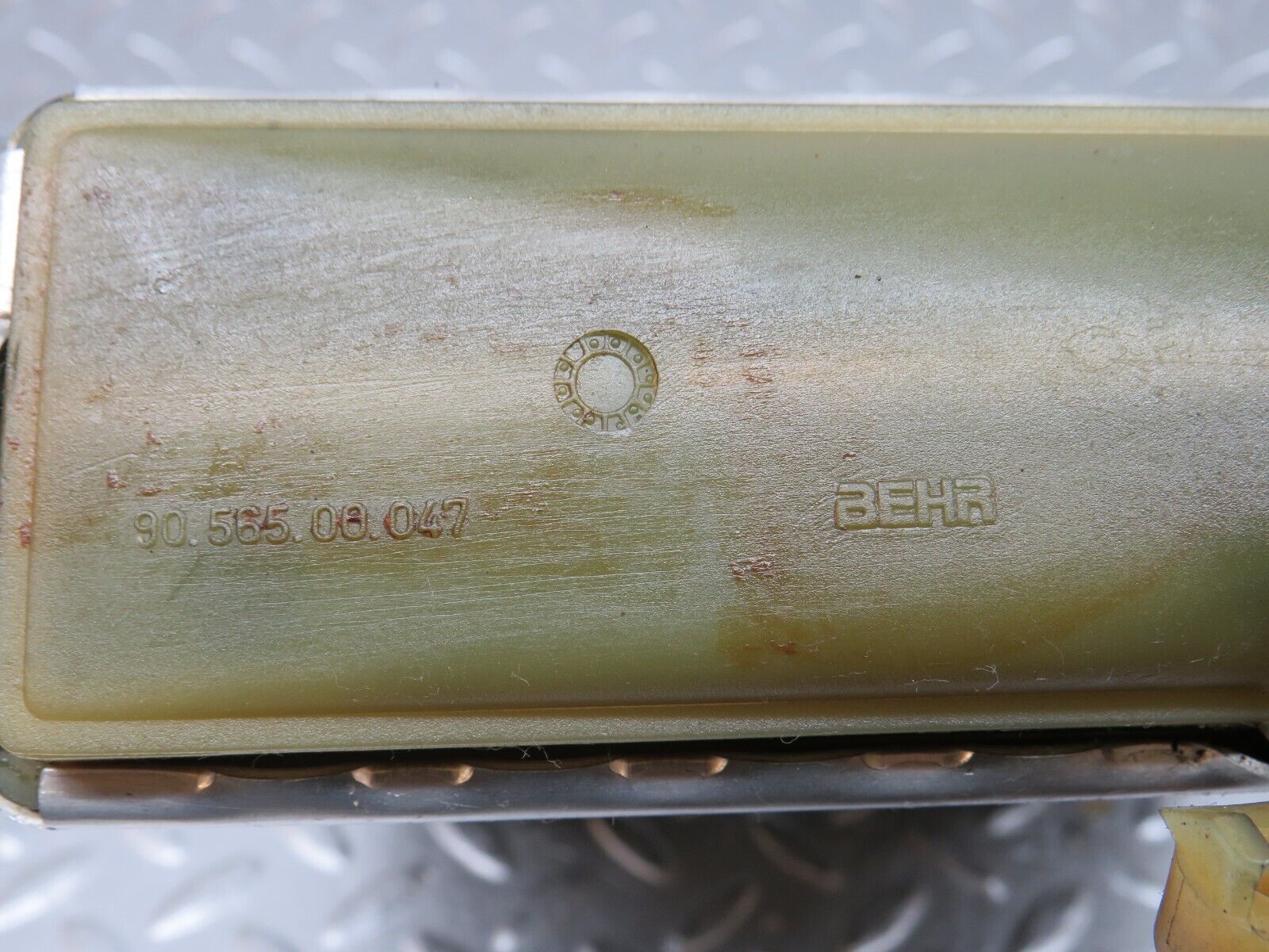 31434 Mercedes-Benz S124 220TE Wagon Heater Radiator Behr 90.565.00.047