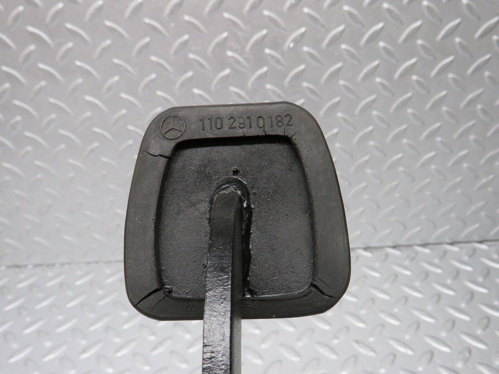 40380 Mercedes-Benz W110 230 Brake Pedal With Rubber 1102910182