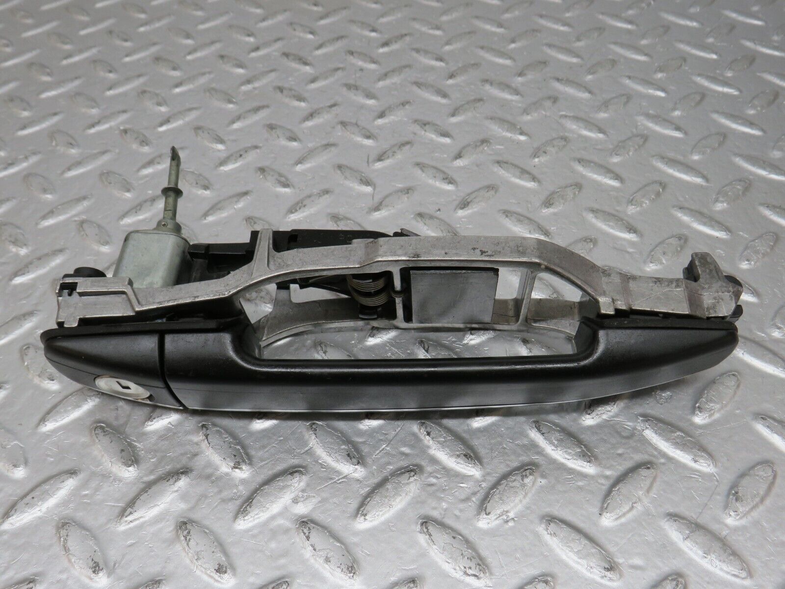 33419 Mercedes-Benz W202 C180 Front Left Exterior Door Handle No Key
