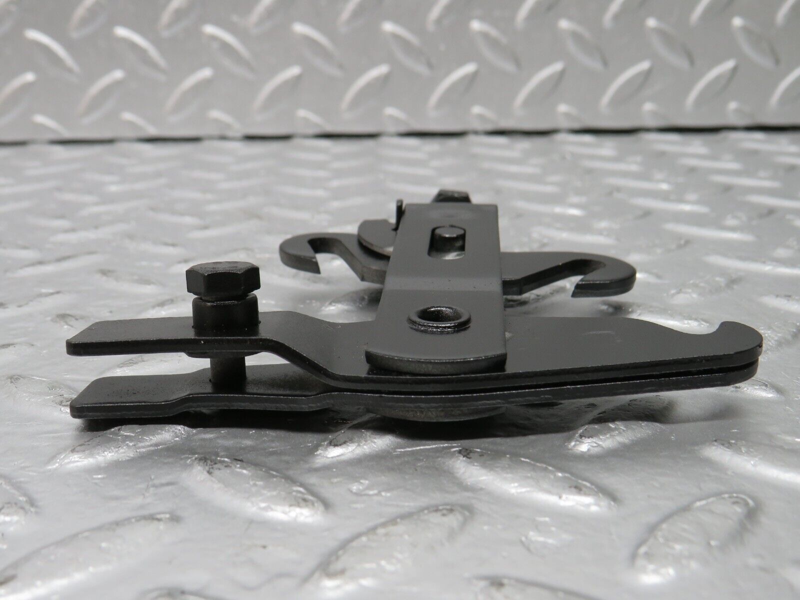 33786 Mercedes-Benz W201 190E 2.0L Handbrake Adjusting Handbrake Regulator