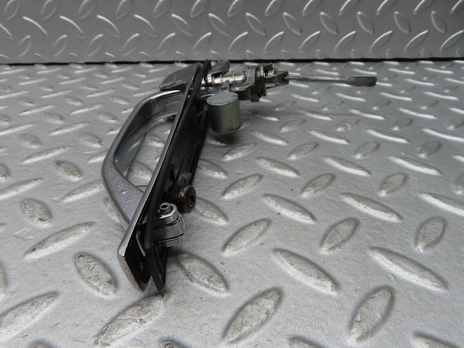 17693 Mercedes-Benz W116 450SEL Exterior Chrome Door Handle Right No Key