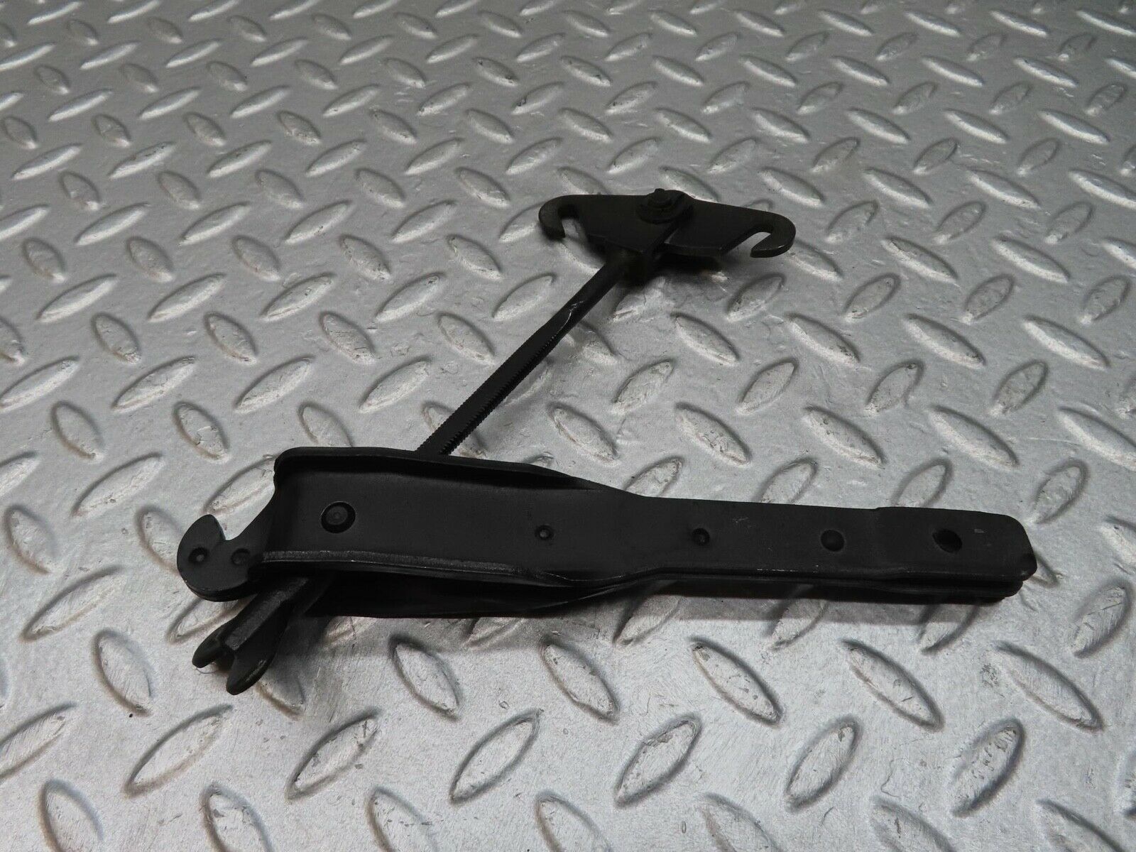 12919 Mercedes-Benz W111 220SE Handbrake Adjusting Handbrake Regulator