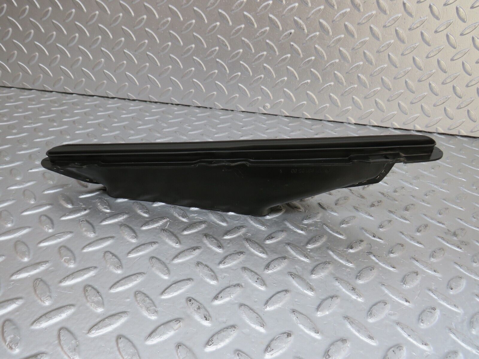 33874 Mercedes-Benz W201 190E 2.0L Dashboard Air Vent Duct Pair 2018310660