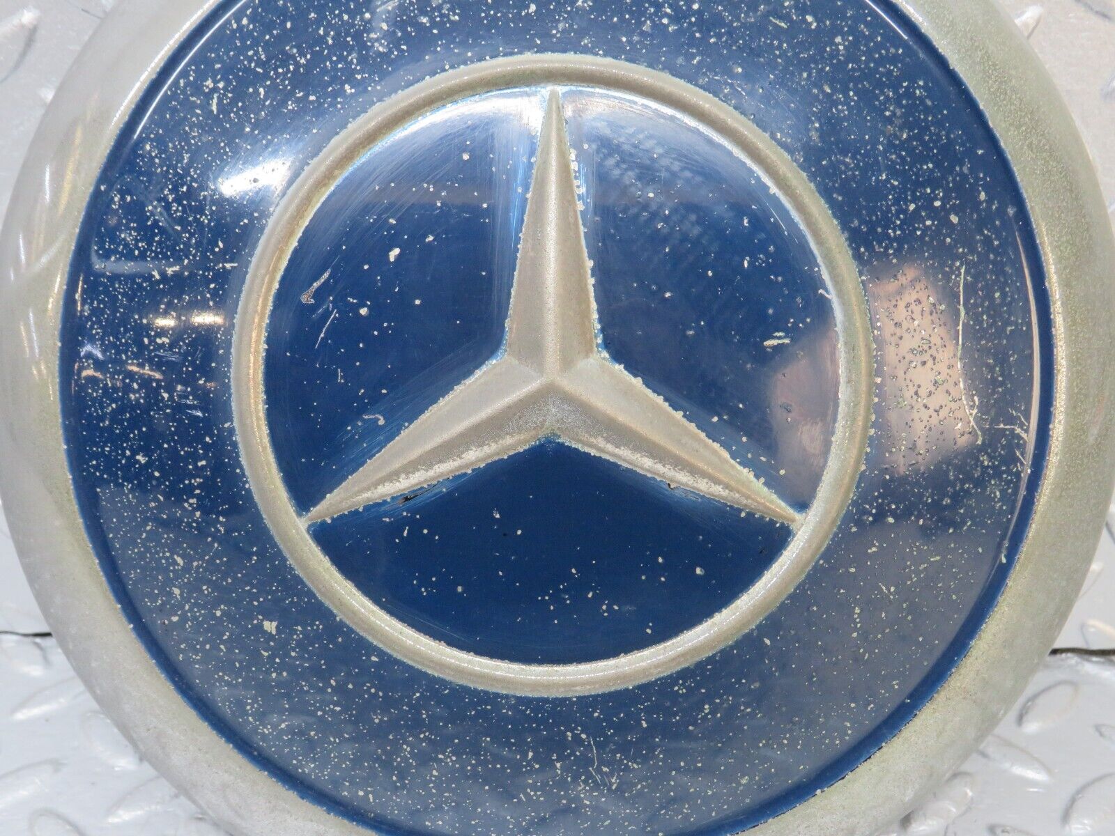 40353 Mercedes-Benz W110 230 Chrome Wheel Hub Cap