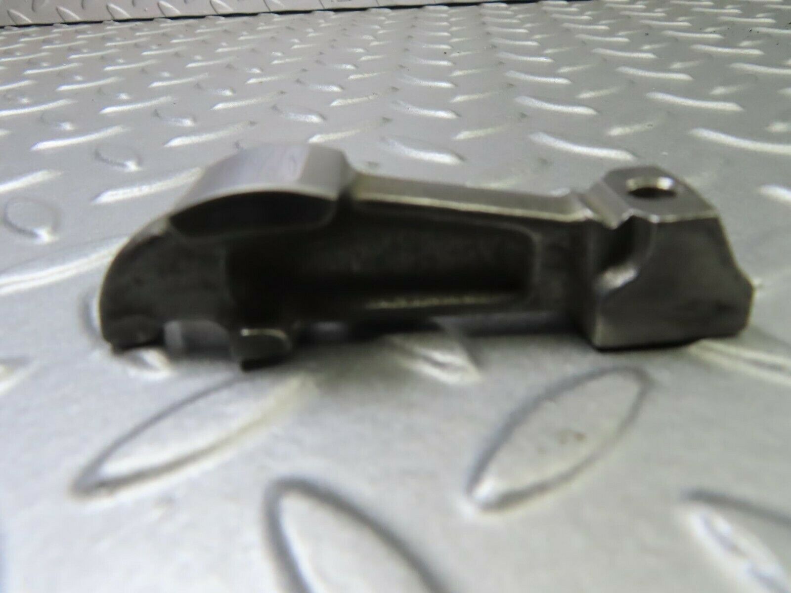 9134 Mercedes-Benz W108 Valve Rocker Arm With Retaining Spring