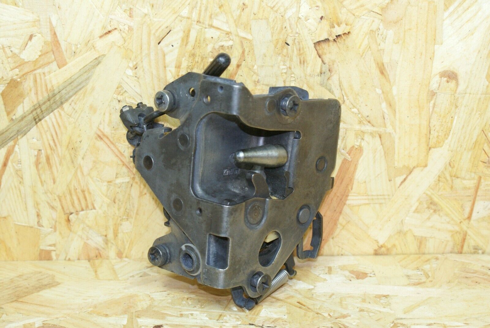 2250 Mercedes-Benz W123 280E Front Right Door Lock N/S