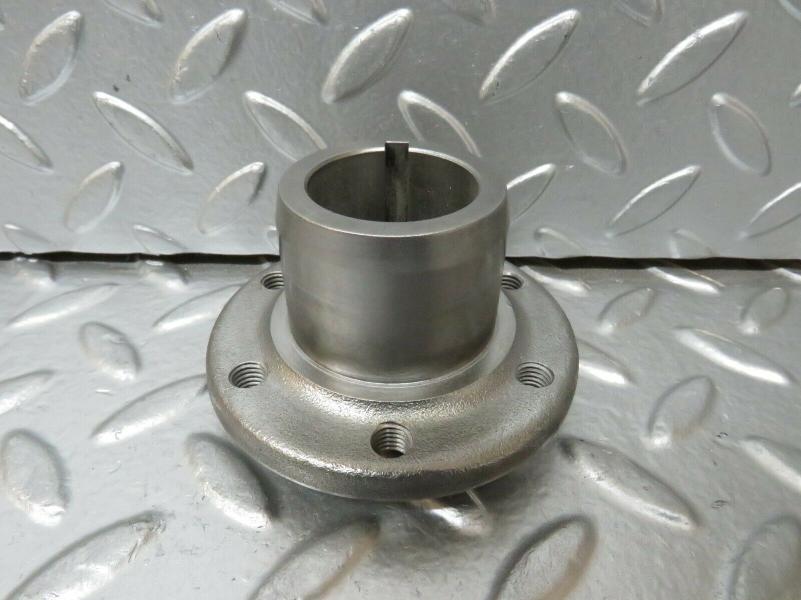 23899 Mercedes-Benz C107 450SLC Coupe Crankshaft Sleeve Hub