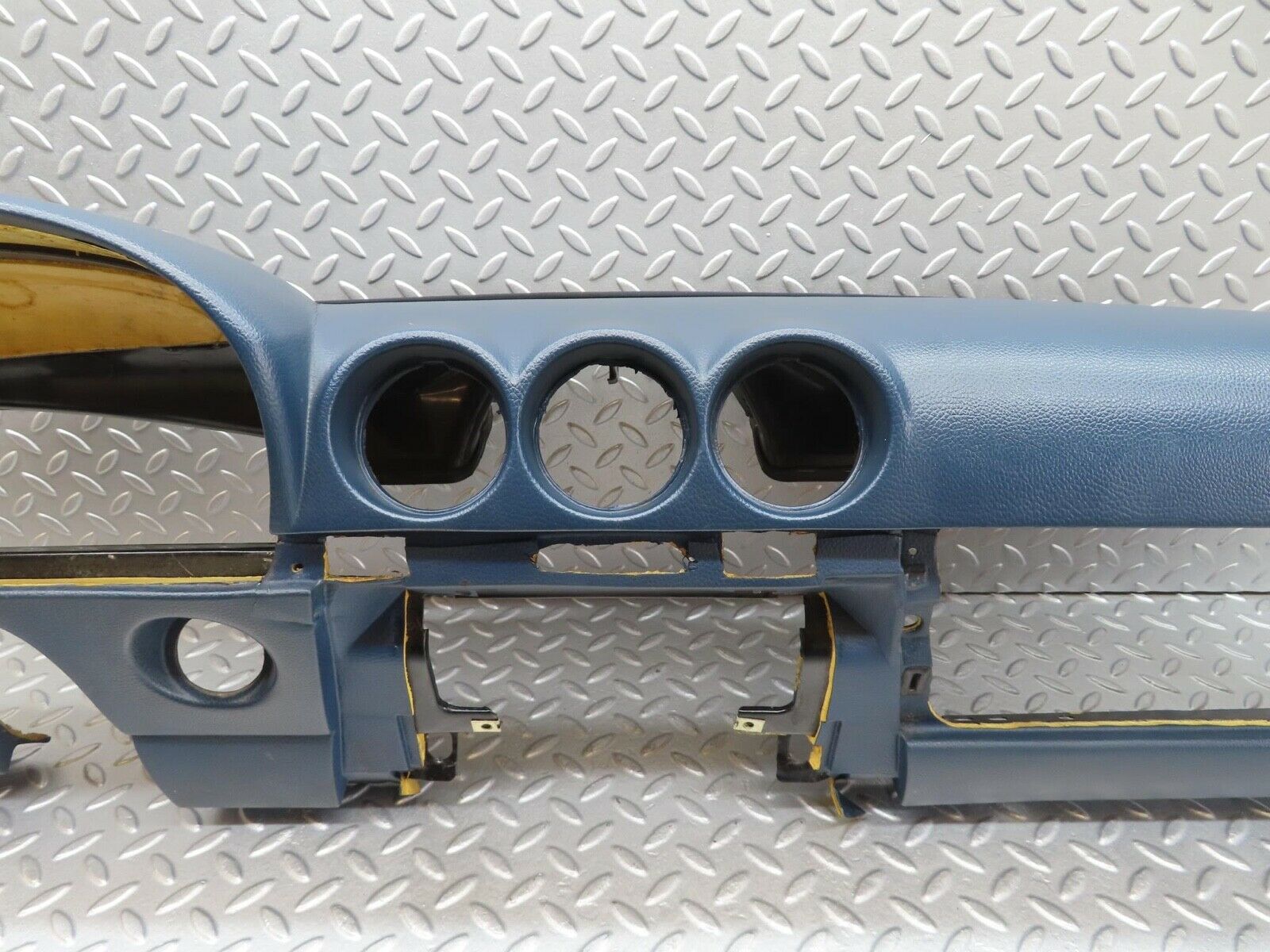 14097 Mercedes-Benz C107 280SLC Dashboard Blue LHD