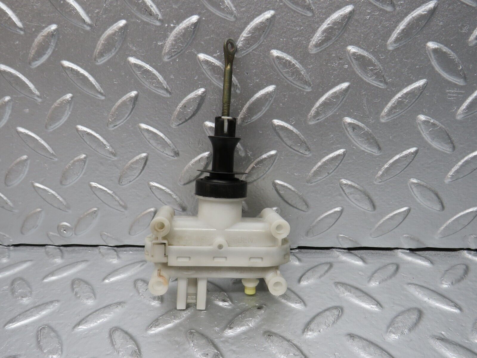 31398 Mercedes-Benz S124 220TE Door Lock Vacuum Actuator Hella Rear Left