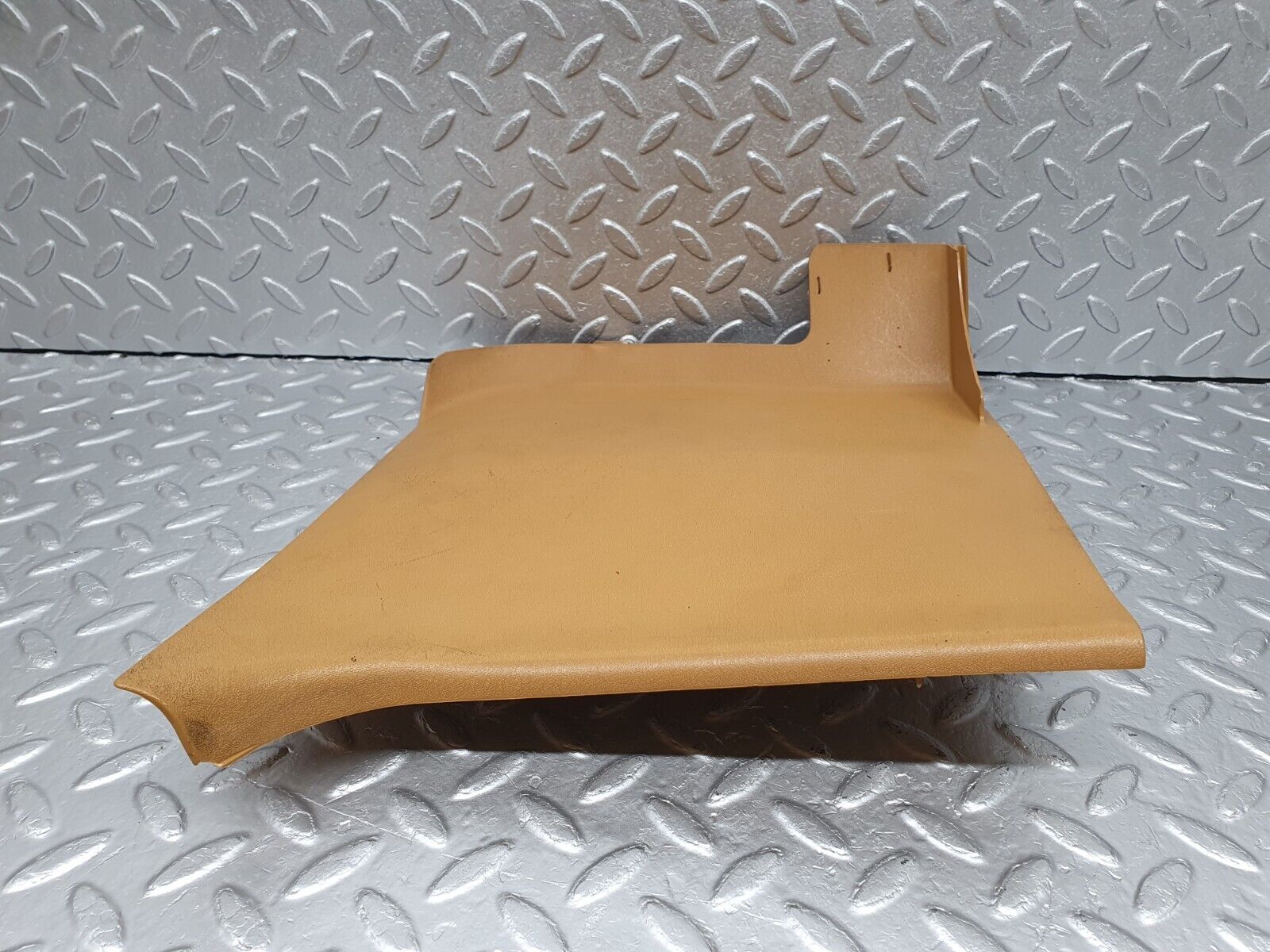 41385 Mercedes-Benz W124 200E Front Right Kick Panel Palomino 1246800306