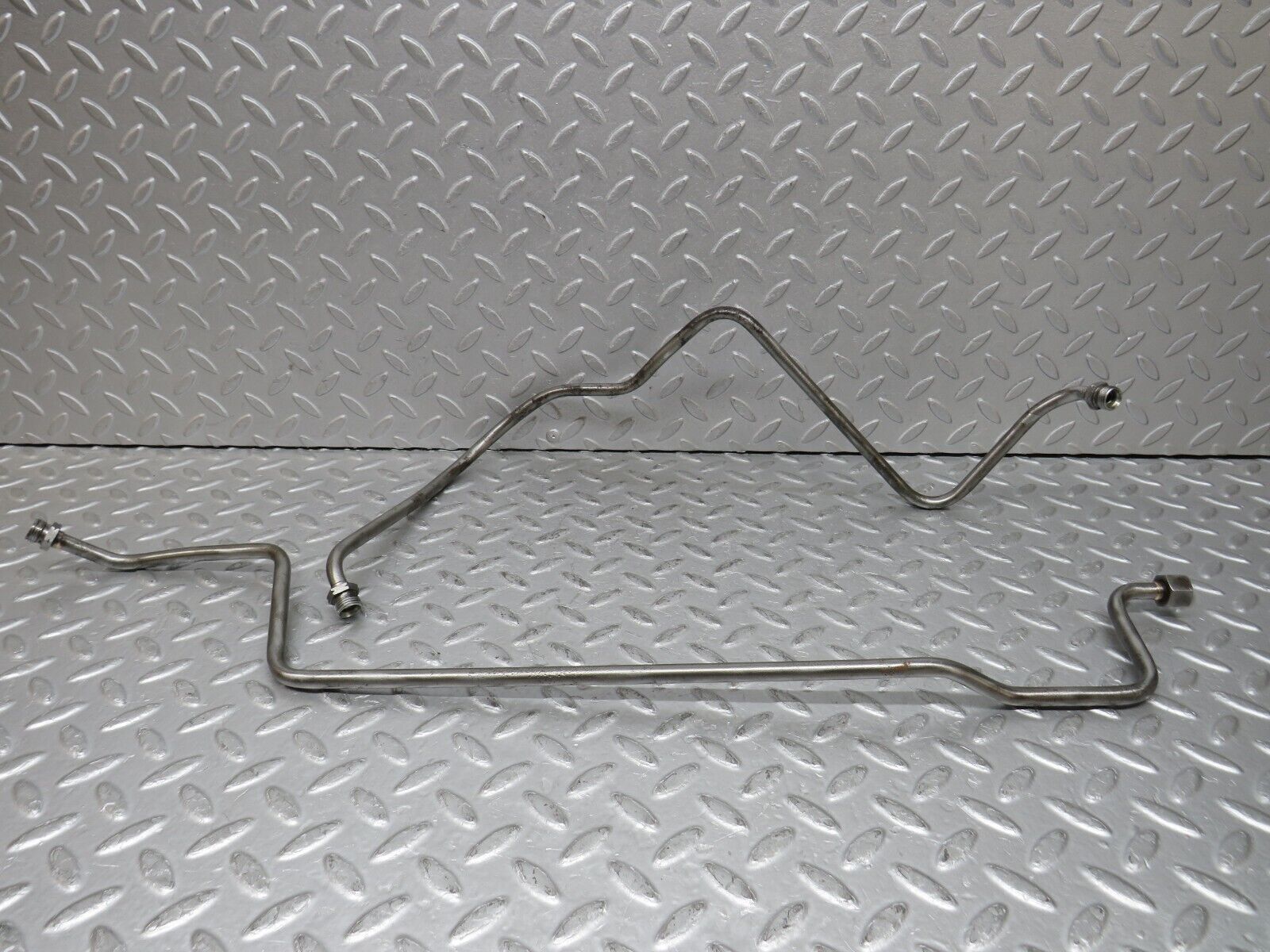 37667 Mercedes-Benz W109 300SEL Power Steering Oil Hose Pipe