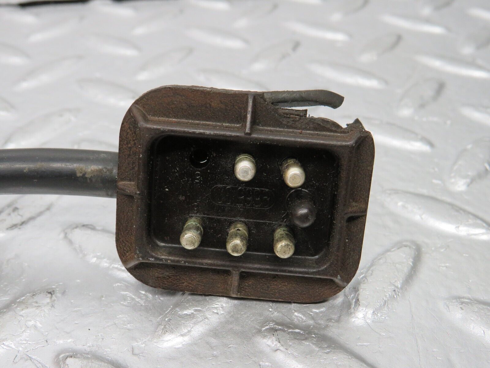 31077 Mercedes-Benz W123 200D Wiper Motor Bosch 0390341077