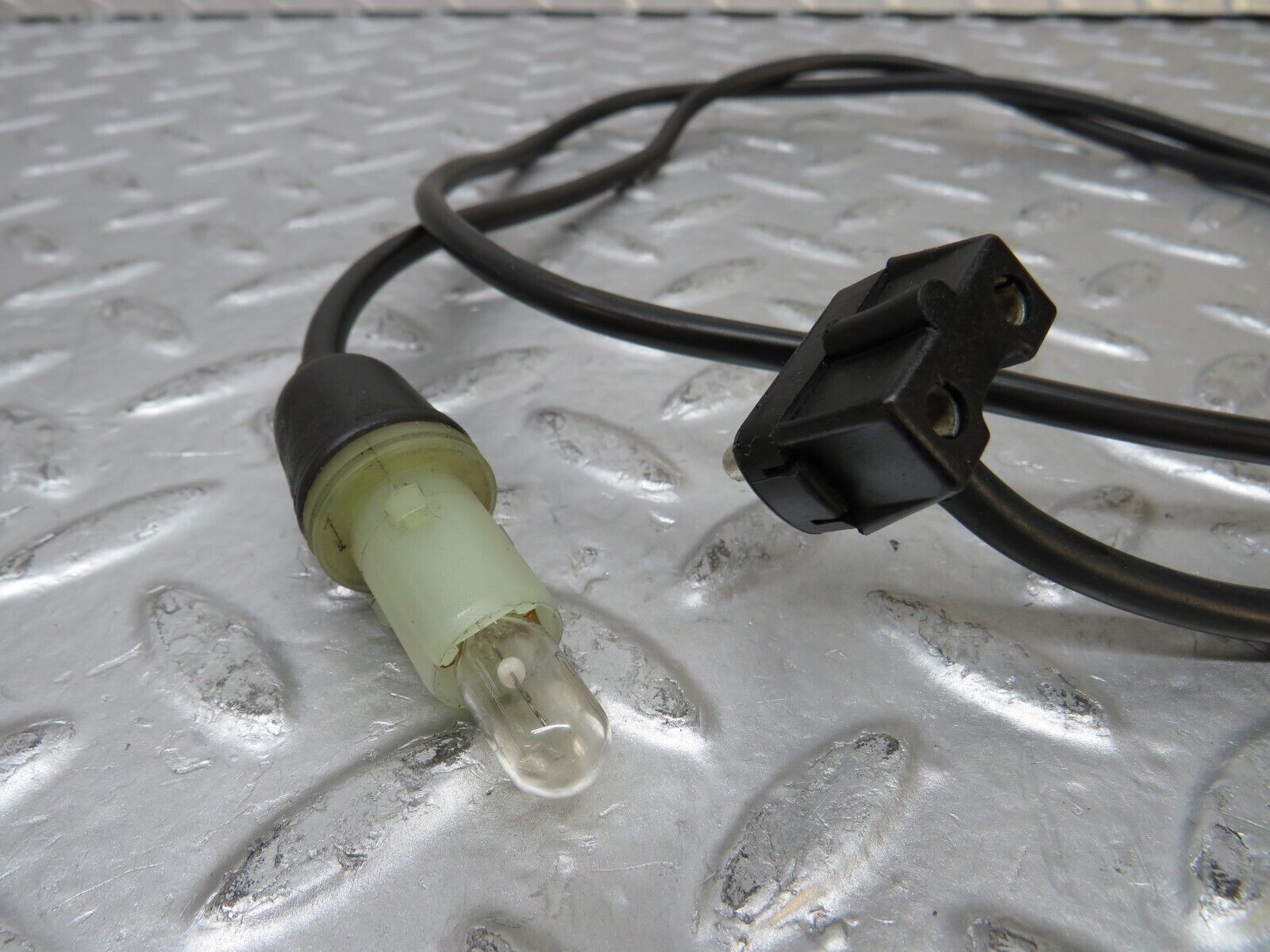 26002 Mercedes-Benz W124 280E Front Wing Indicator Cable Wire 1249971881