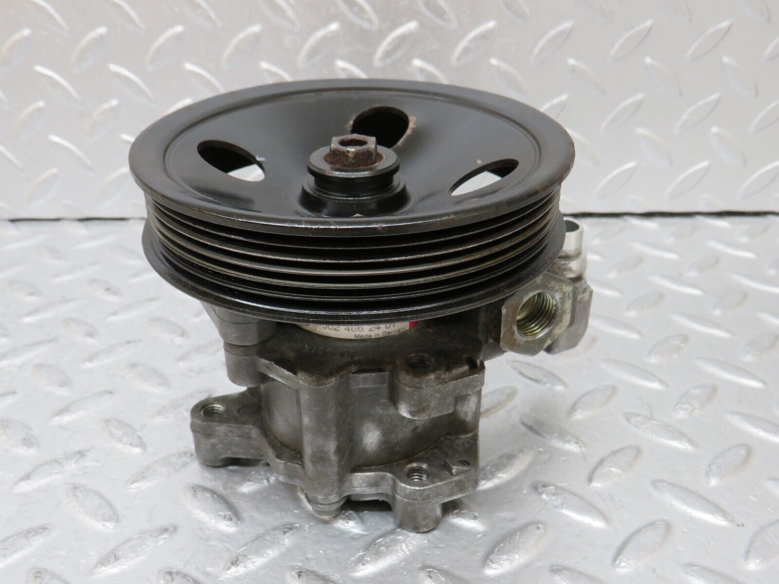 34946 Mercedes-Benz W210 320E Power Steering Pump Luk 0024662401