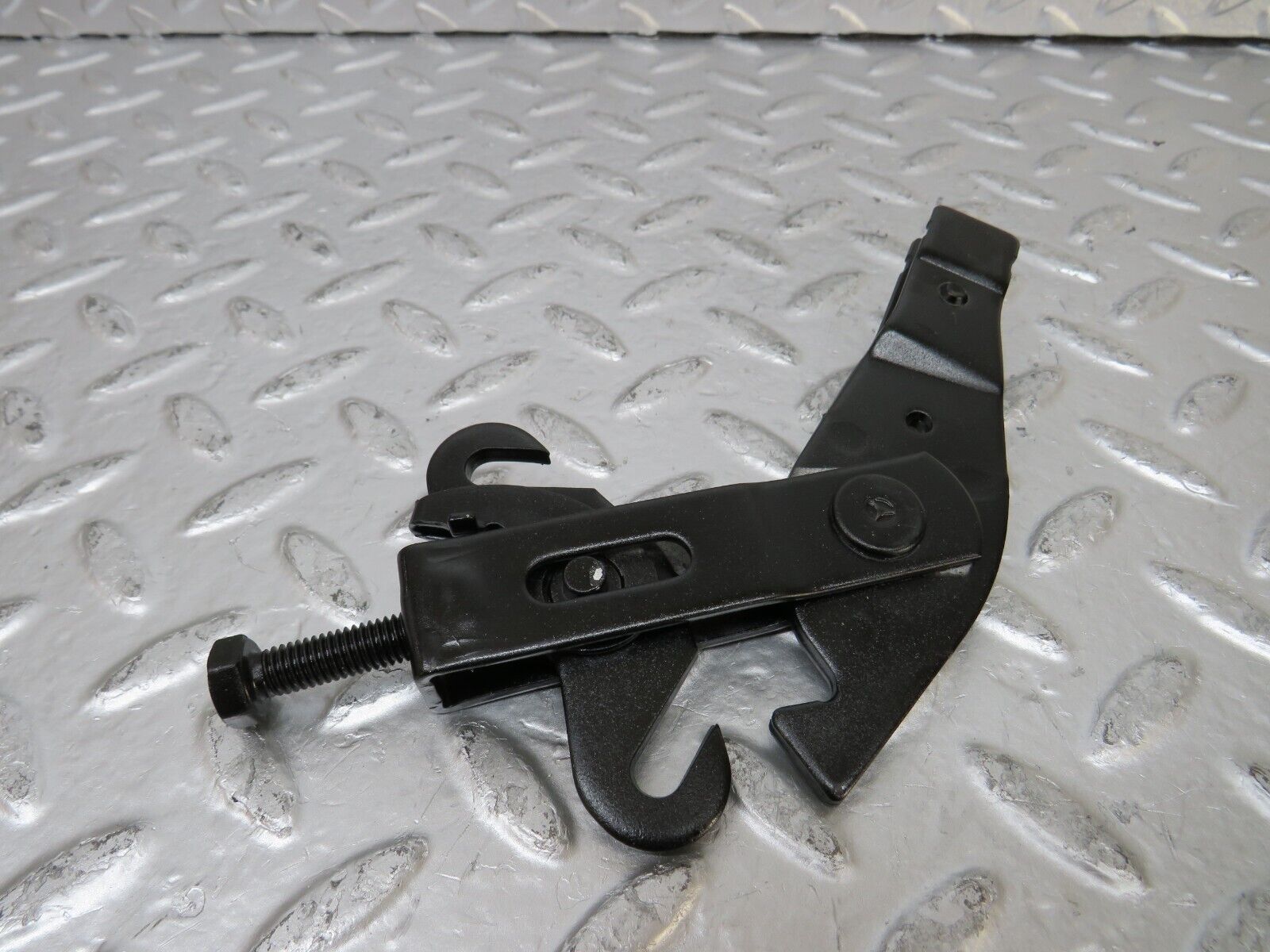 25775 Mercedes-Benz W124 280E Handbrake Regulator