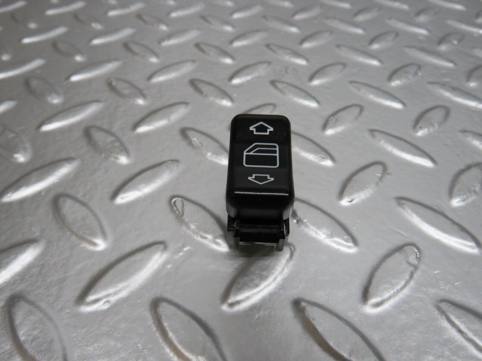 24668 Mercedes-Benz W140 S320 Electric Window Switch Left Side 1408210151